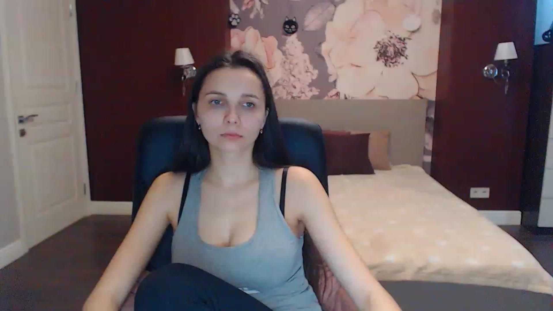 Gallery image thumbnail from Karina_Mils's myfreecams stream on, 02/16/2023, 07:20 image 13 of 20