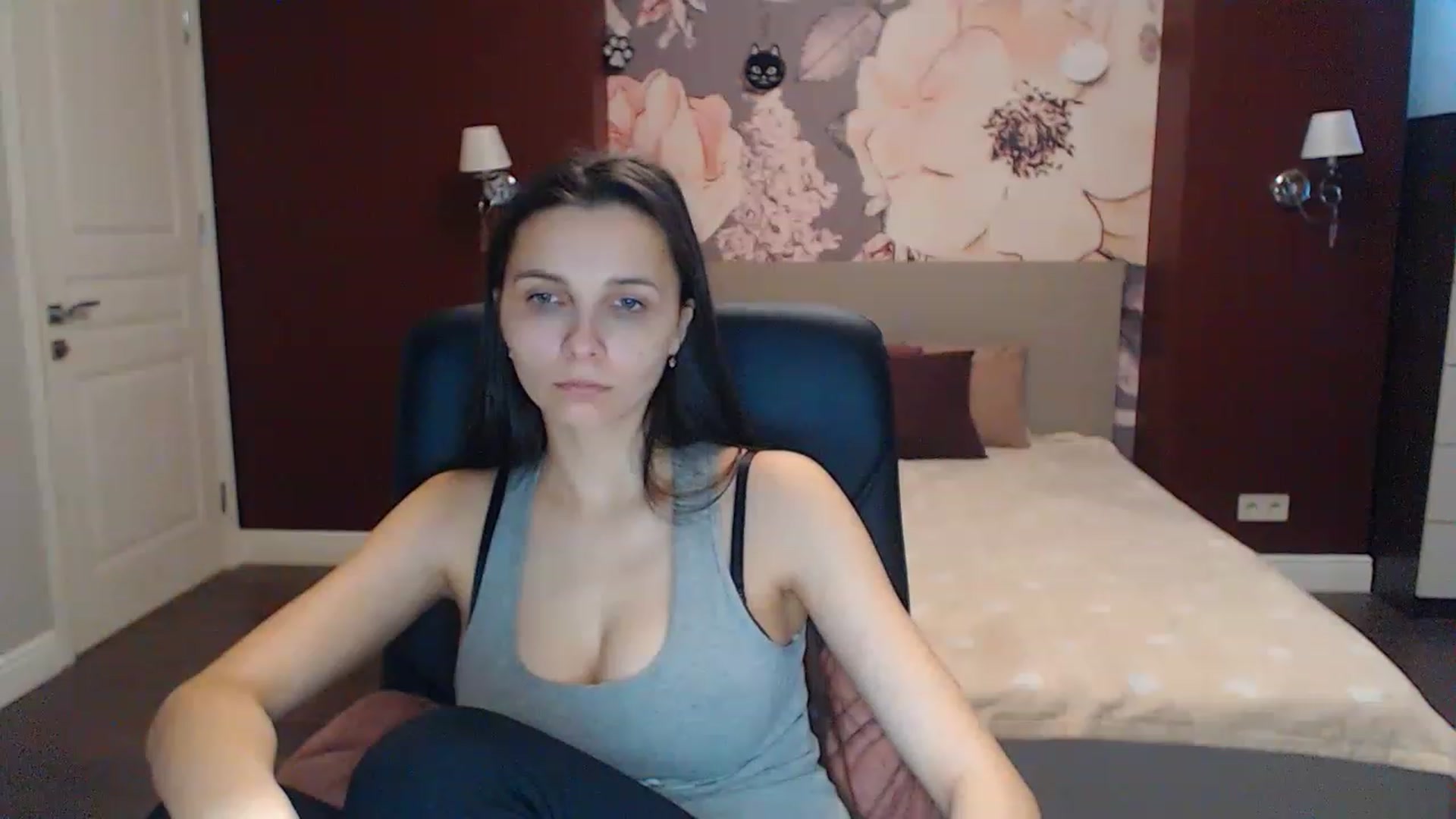 Gallery image thumbnail from Karina_Mils's myfreecams stream on, 02/16/2023, 07:20 image 4 of 20