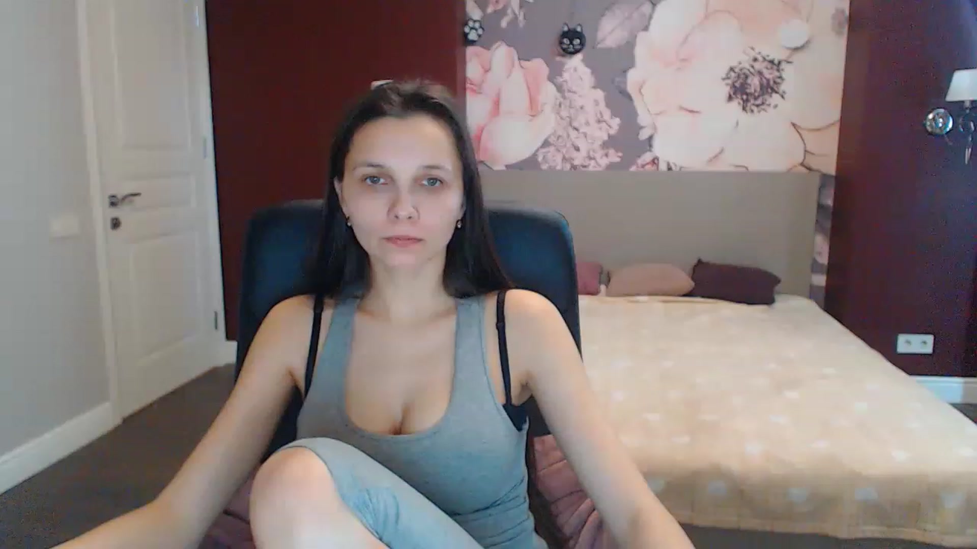 Gallery image thumbnail from Karina_Mils's myfreecams stream on, 02/17/2023, 11:35 image 6 of 20