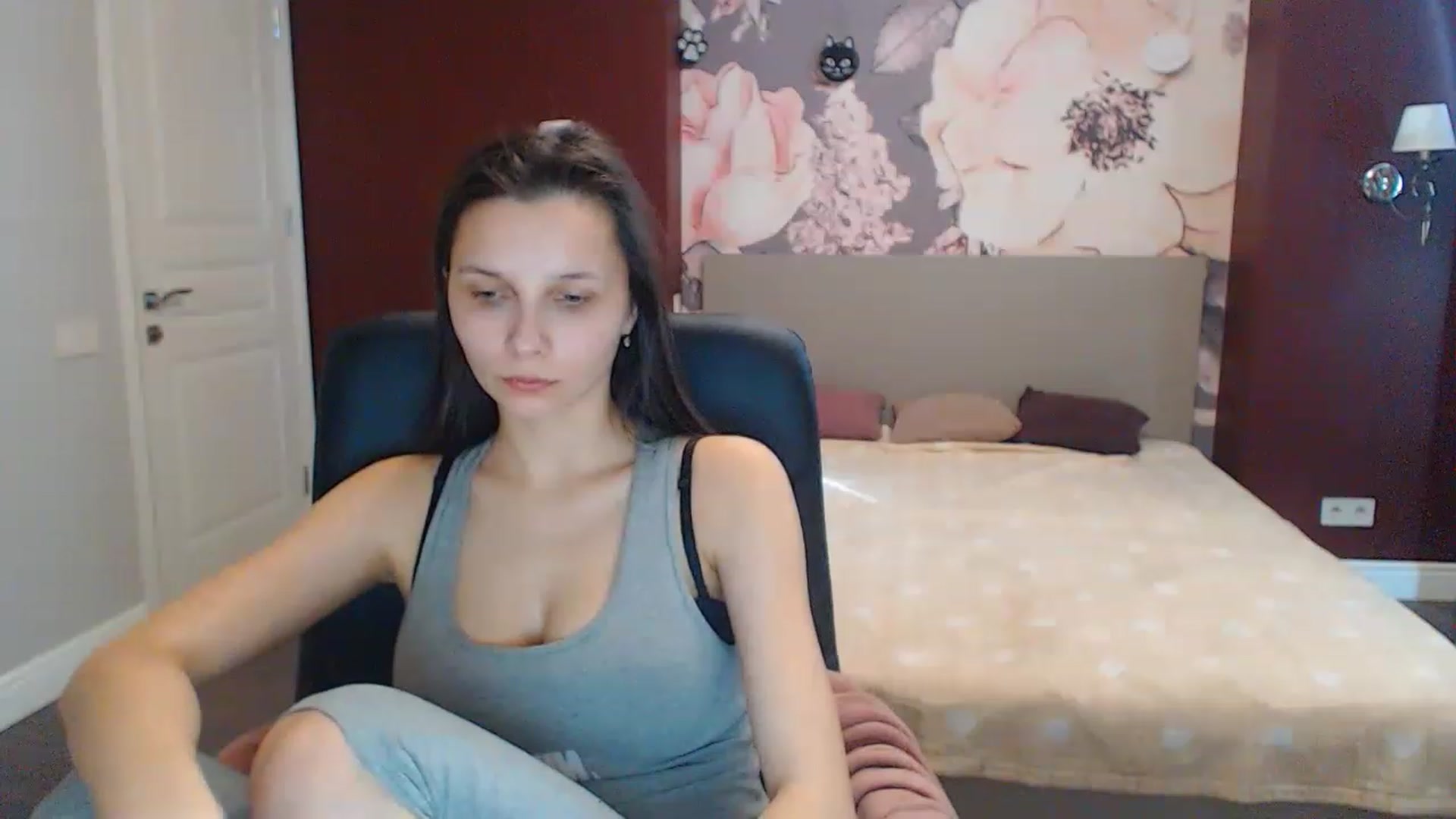 Gallery image thumbnail from Karina_Mils's myfreecams stream on, 02/17/2023, 11:35 image 11 of 20
