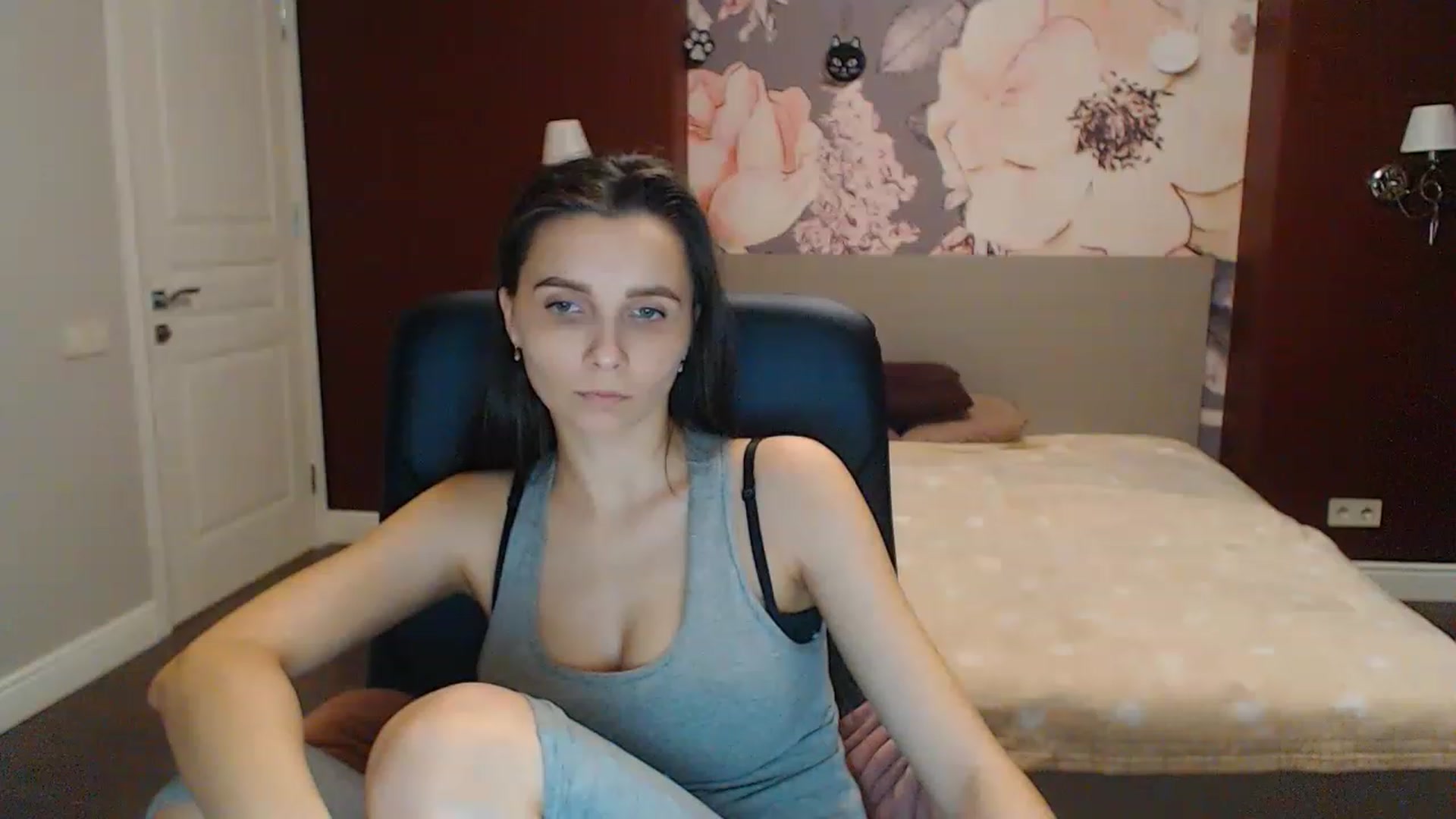 Gallery image thumbnail from Karina_Mils's myfreecams stream on, 02/17/2023, 16:01 image 15 of 20