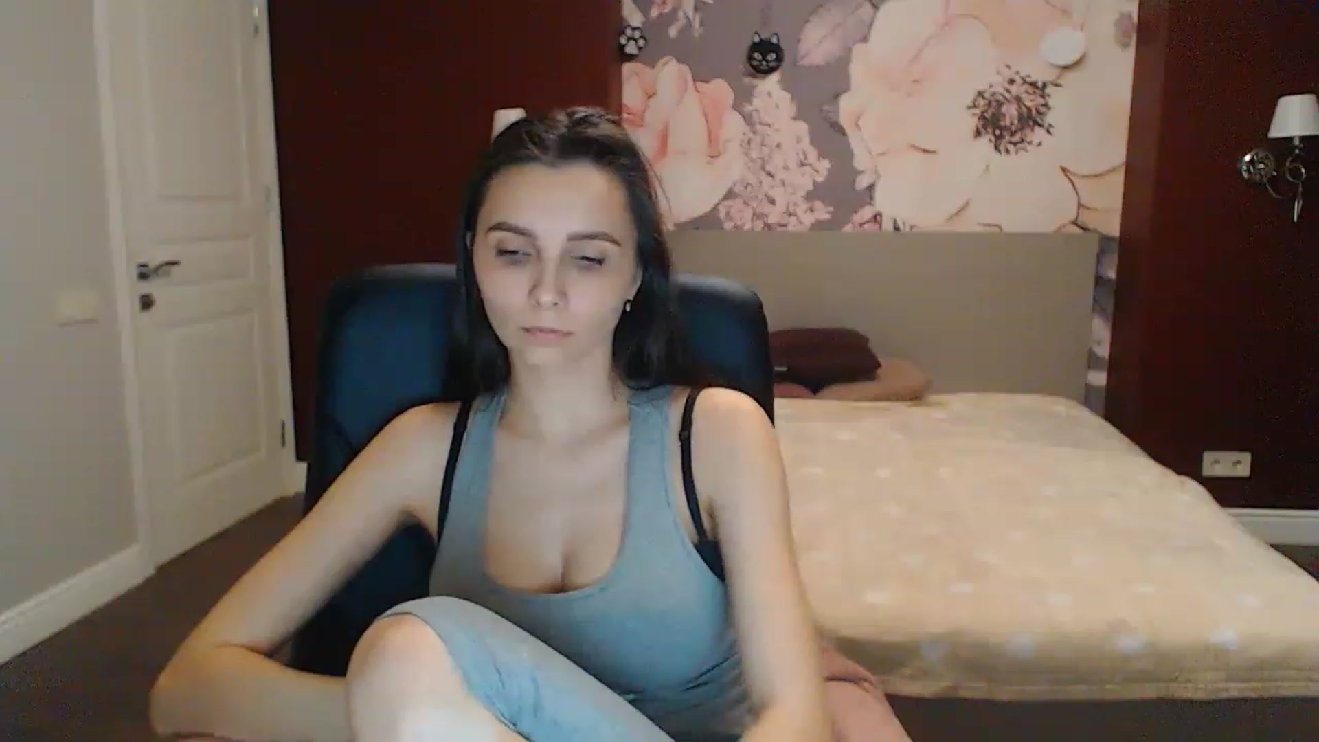 Gallery image thumbnail from Karina_Mils's myfreecams stream on, 02/17/2023, 16:01 image 19 of 20