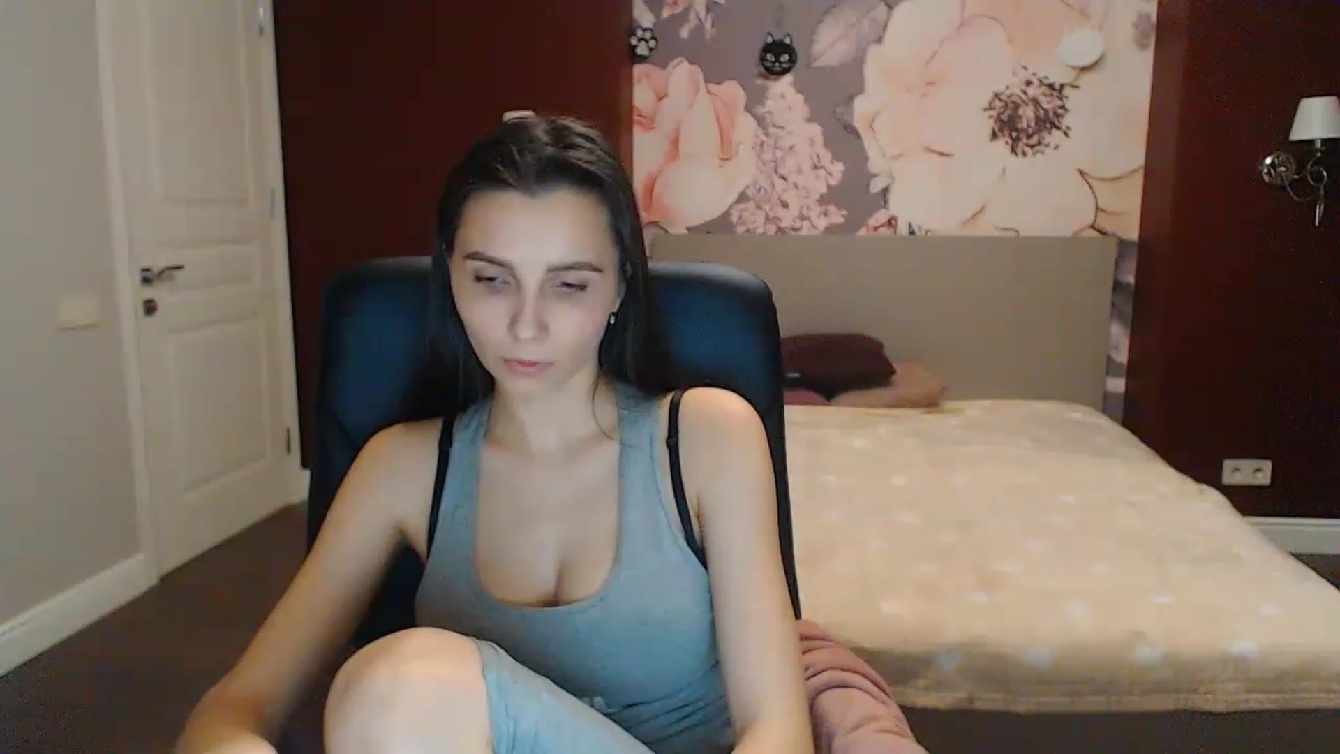 Gallery image thumbnail from Karina_Mils's myfreecams stream on, 02/17/2023, 16:01 image 12 of 20