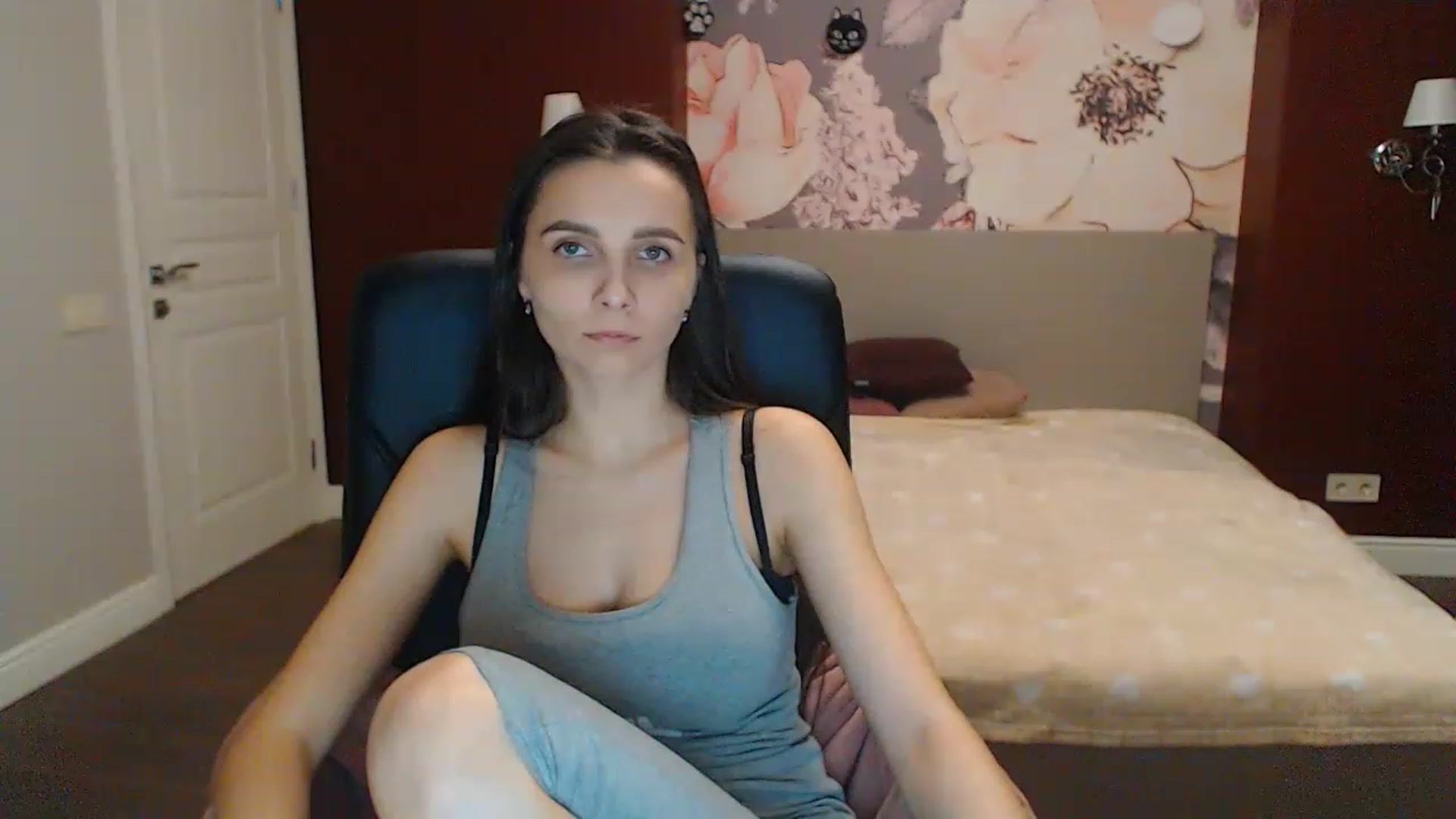 Gallery image thumbnail from Karina_Mils's myfreecams stream on, 02/17/2023, 16:01 image 6 of 20