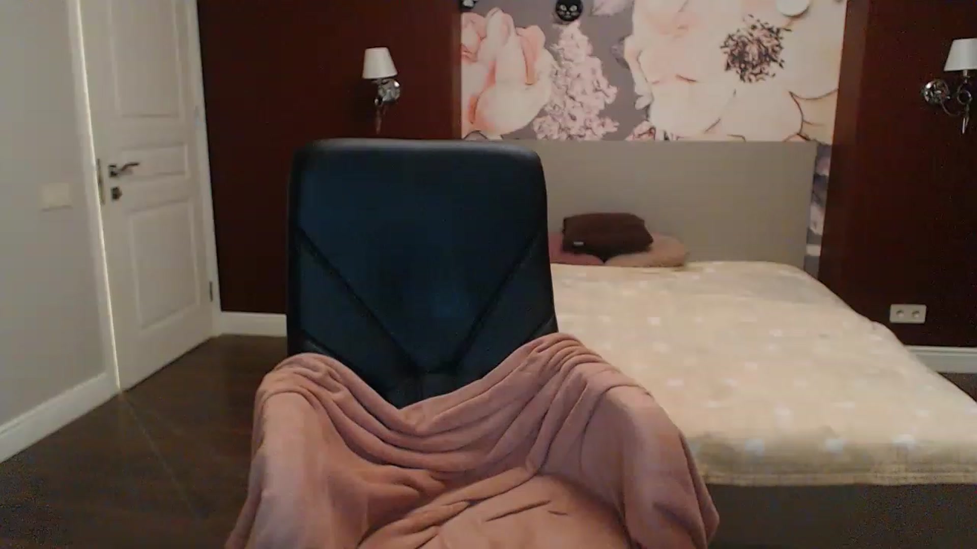 Gallery image thumbnail from Karina_Mils's myfreecams stream on, 02/17/2023, 16:01 image 1 of 20