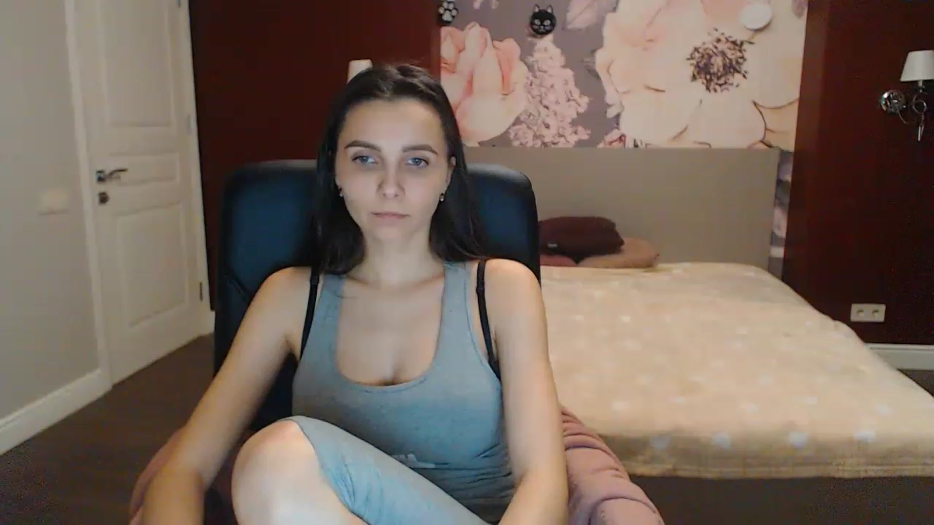 Gallery image thumbnail from Karina_Mils's myfreecams stream on, 02/17/2023, 16:01 image 5 of 20
