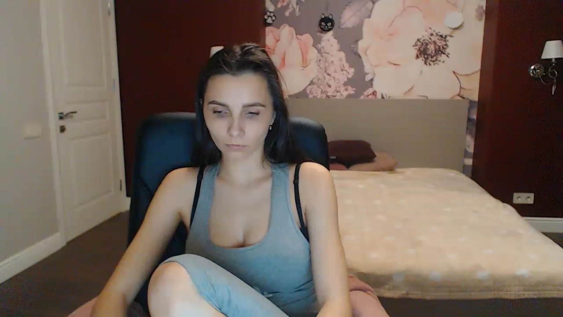 Gallery image thumbnail from Karina_Mils's myfreecams stream on, 02/17/2023, 16:01 image 18 of 20