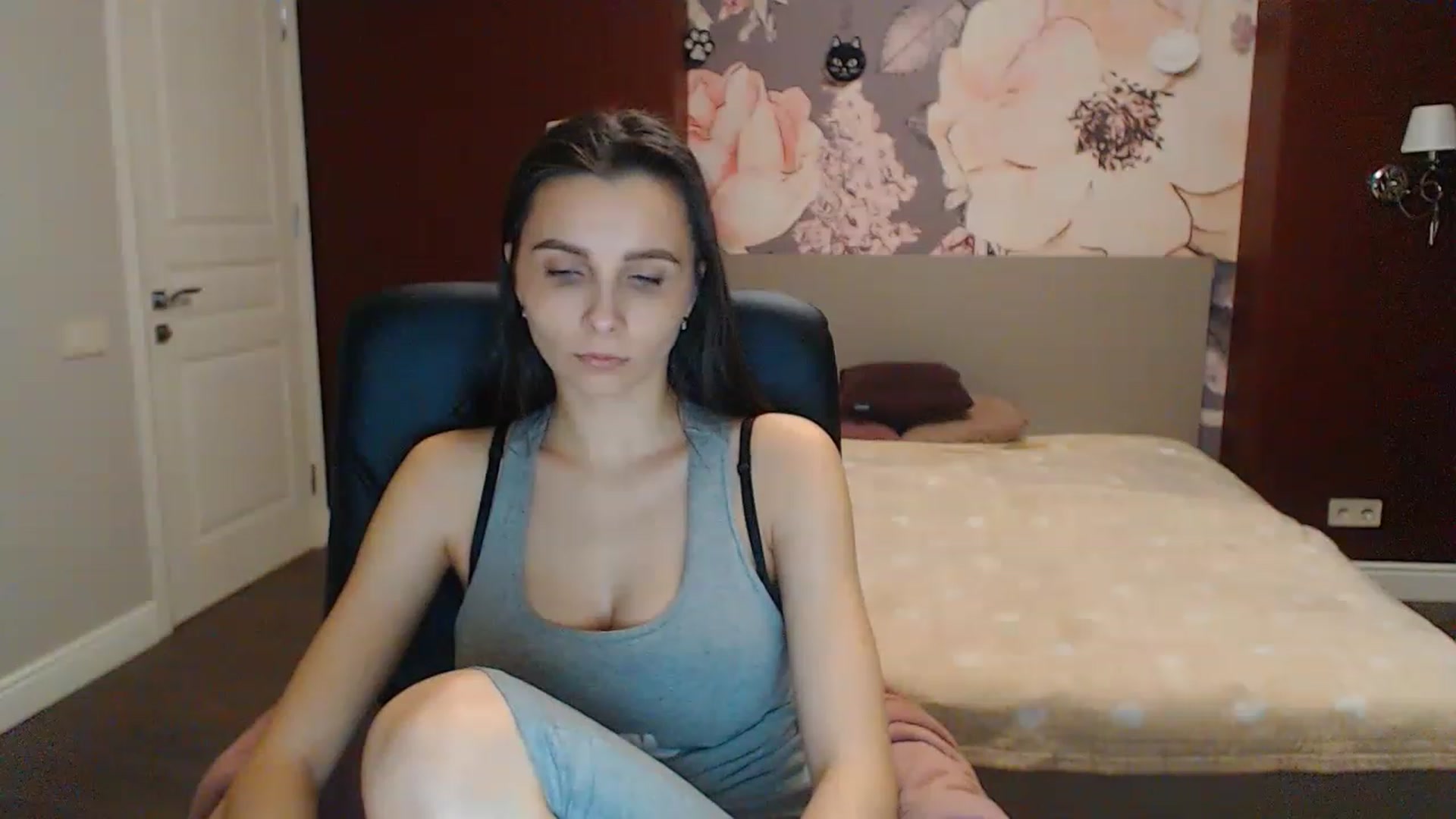 Gallery image thumbnail from Karina_Mils's myfreecams stream on, 02/17/2023, 16:01 image 9 of 20