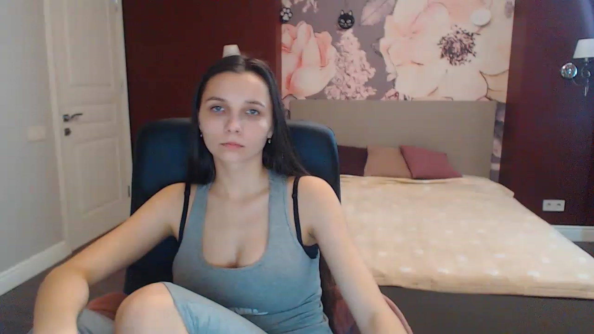 Gallery image thumbnail from Karina_Mils's myfreecams stream on, 02/18/2023, 13:28 image 4 of 20
