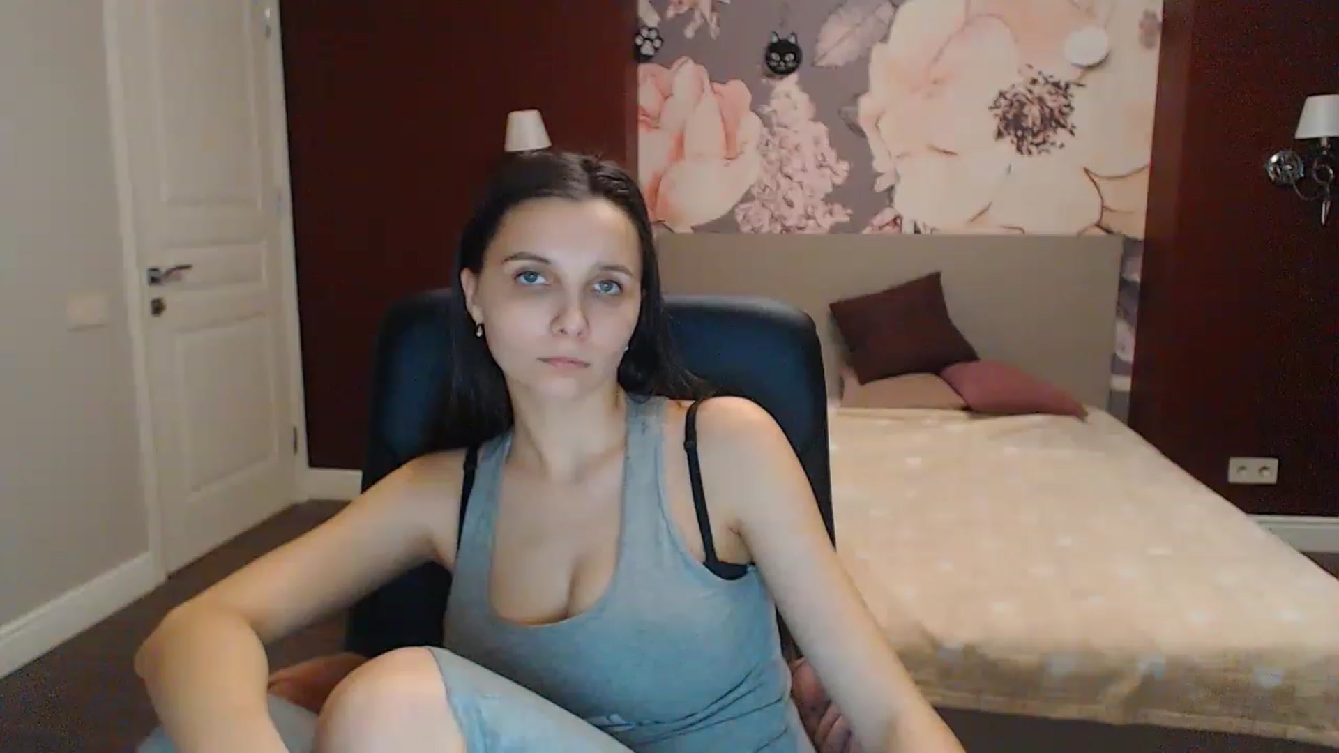 Gallery image thumbnail from Karina_Mils's myfreecams stream on, 02/18/2023, 15:19 image 15 of 20