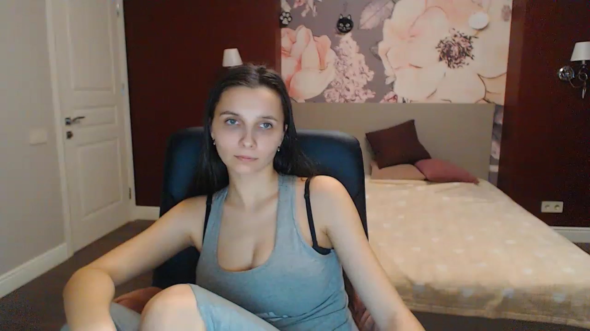 Gallery image thumbnail from Karina_Mils's myfreecams stream on, 02/18/2023, 15:19 image 13 of 20