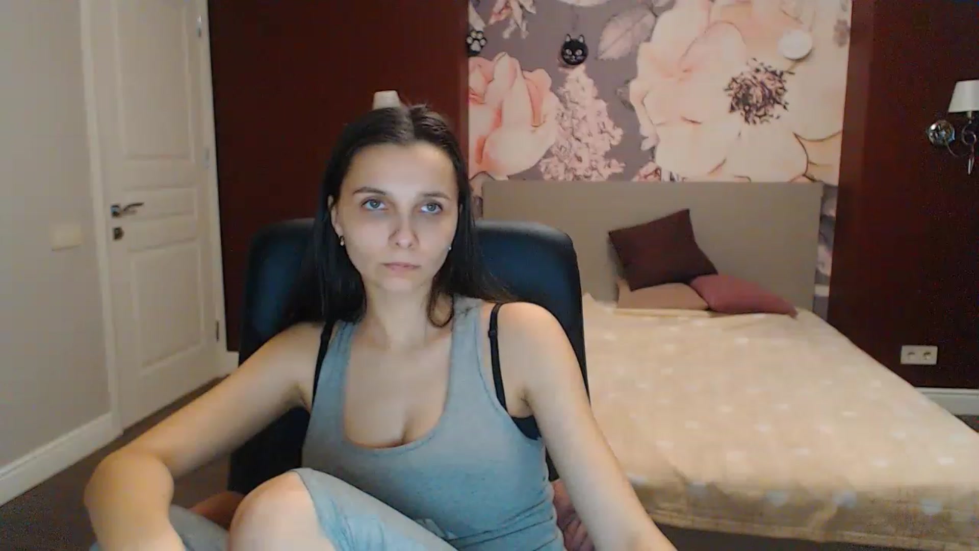 Gallery image thumbnail from Karina_Mils's myfreecams stream on, 02/18/2023, 15:19 image 3 of 20
