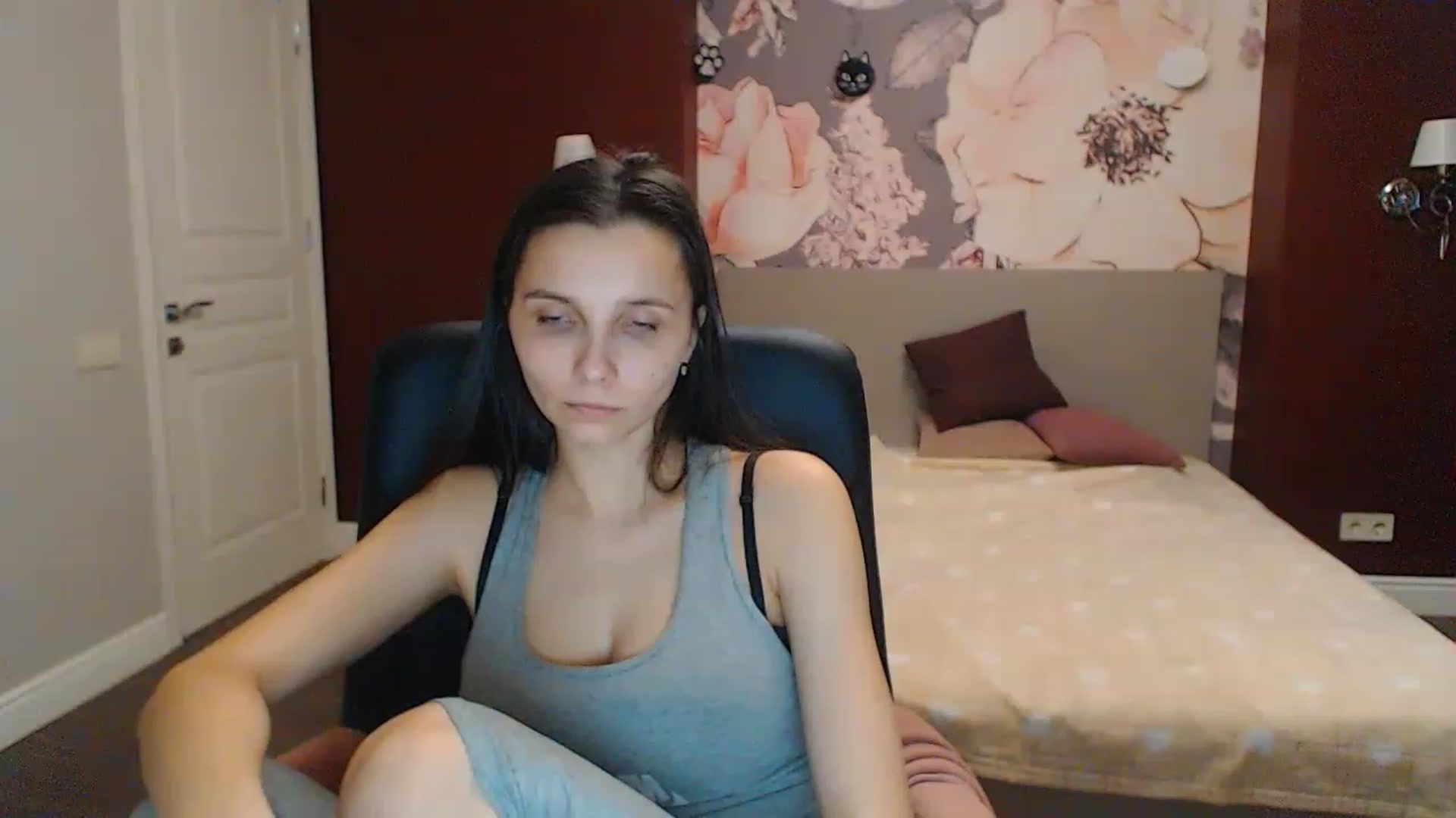Gallery image thumbnail from Karina_Mils's myfreecams stream on, 02/18/2023, 15:19 image 4 of 20