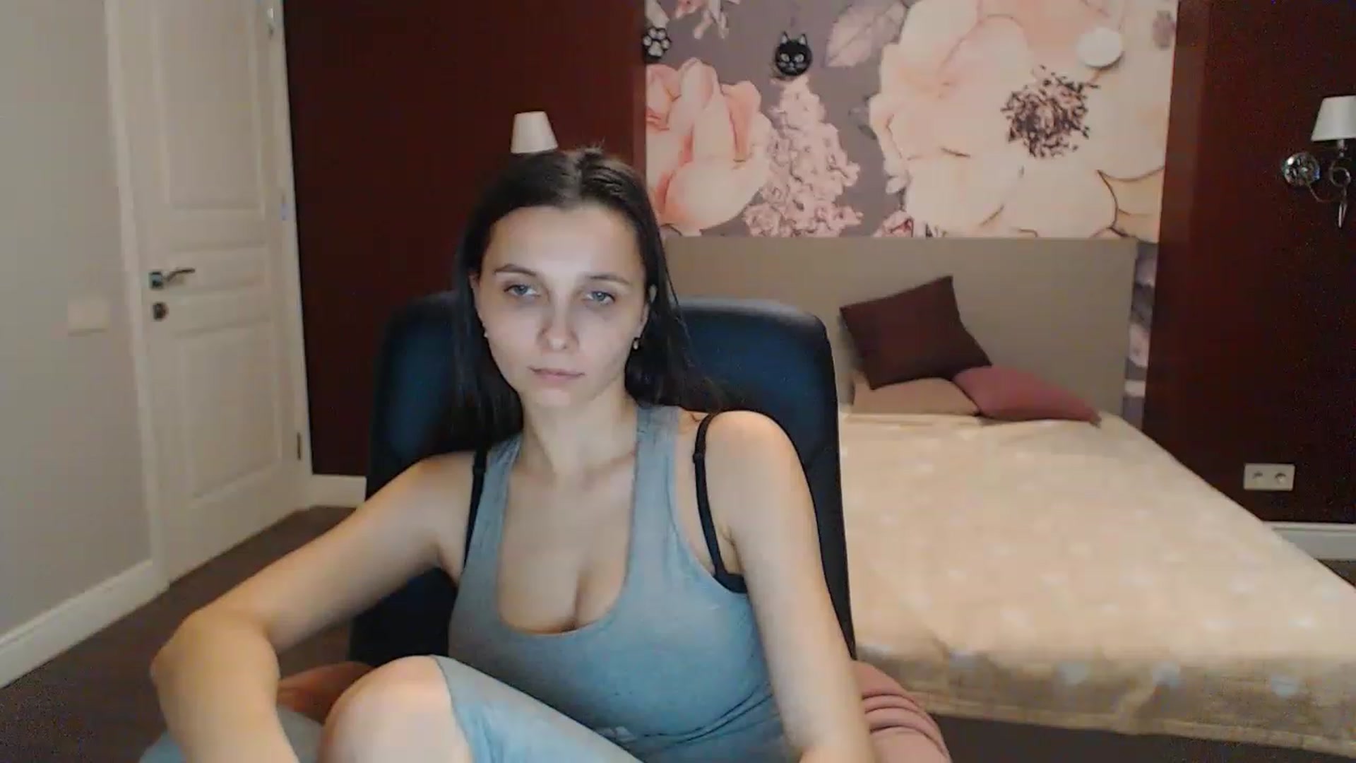 Gallery image thumbnail from Karina_Mils's myfreecams stream on, 02/18/2023, 15:19 image 14 of 20