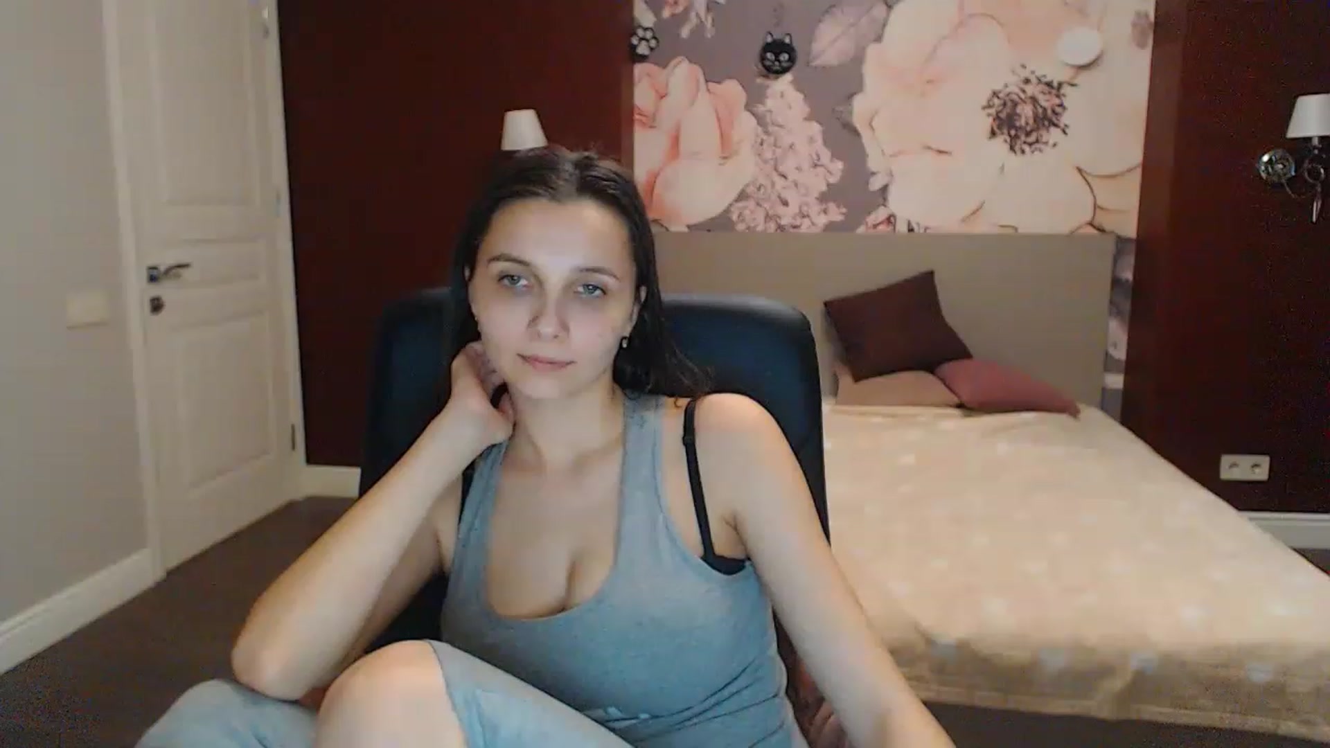 Gallery image thumbnail from Karina_Mils's myfreecams stream on, 02/18/2023, 15:19 image 12 of 20