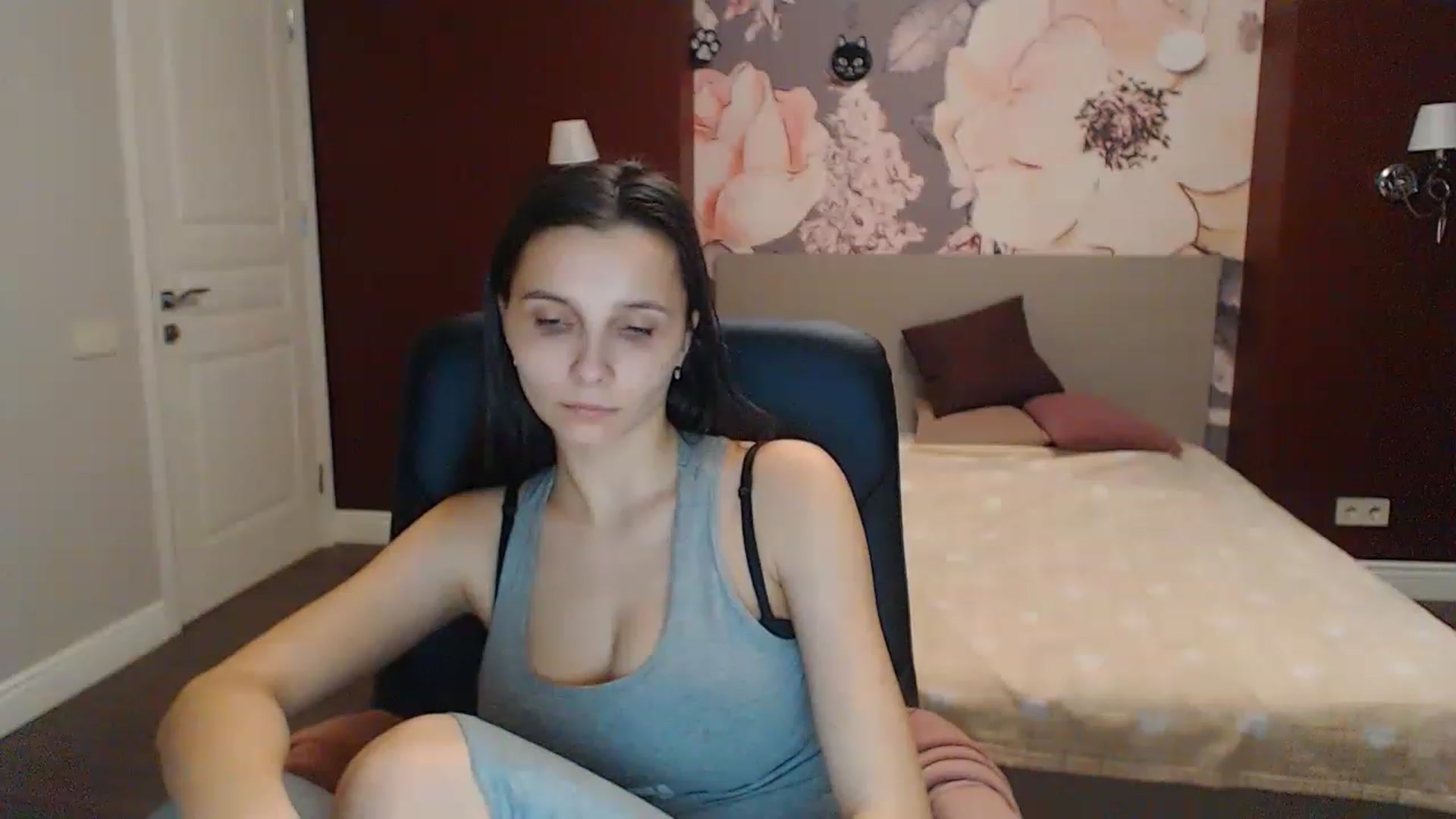 Gallery image thumbnail from Karina_Mils's myfreecams stream on, 02/18/2023, 15:19 image 17 of 20