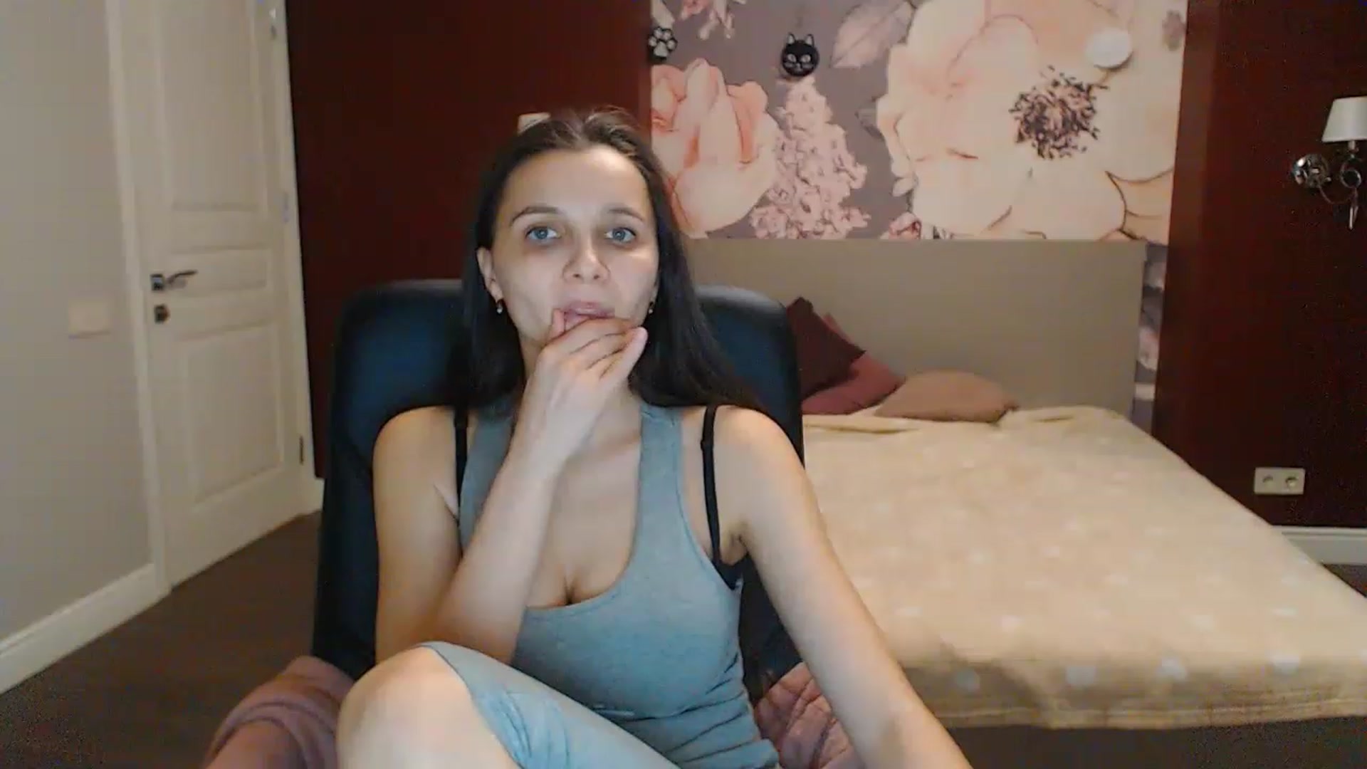 Gallery image thumbnail from Karina_Mils's myfreecams stream on, 02/18/2023, 16:44 image 13 of 20