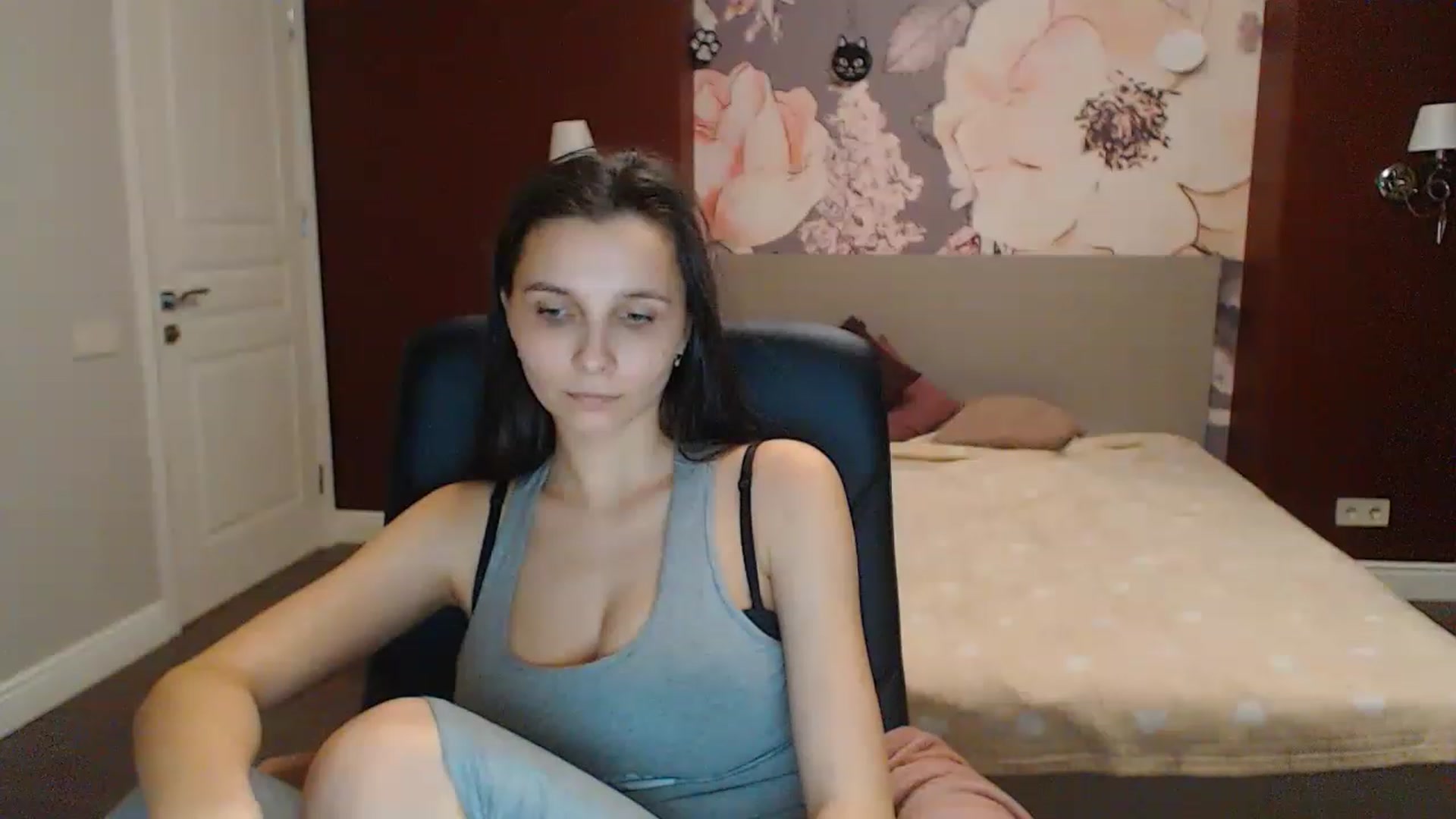 Gallery image thumbnail from Karina_Mils's myfreecams stream on, 02/18/2023, 16:44 image 10 of 20