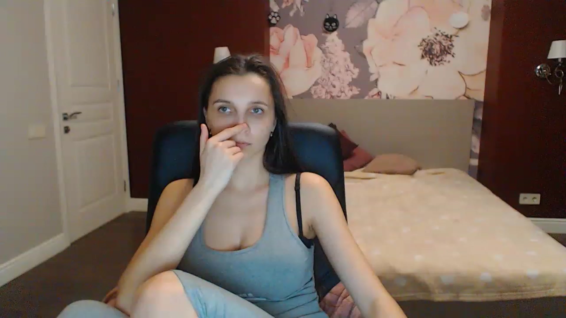 Gallery image thumbnail from Karina_Mils's myfreecams stream on, 02/18/2023, 16:44 image 17 of 20