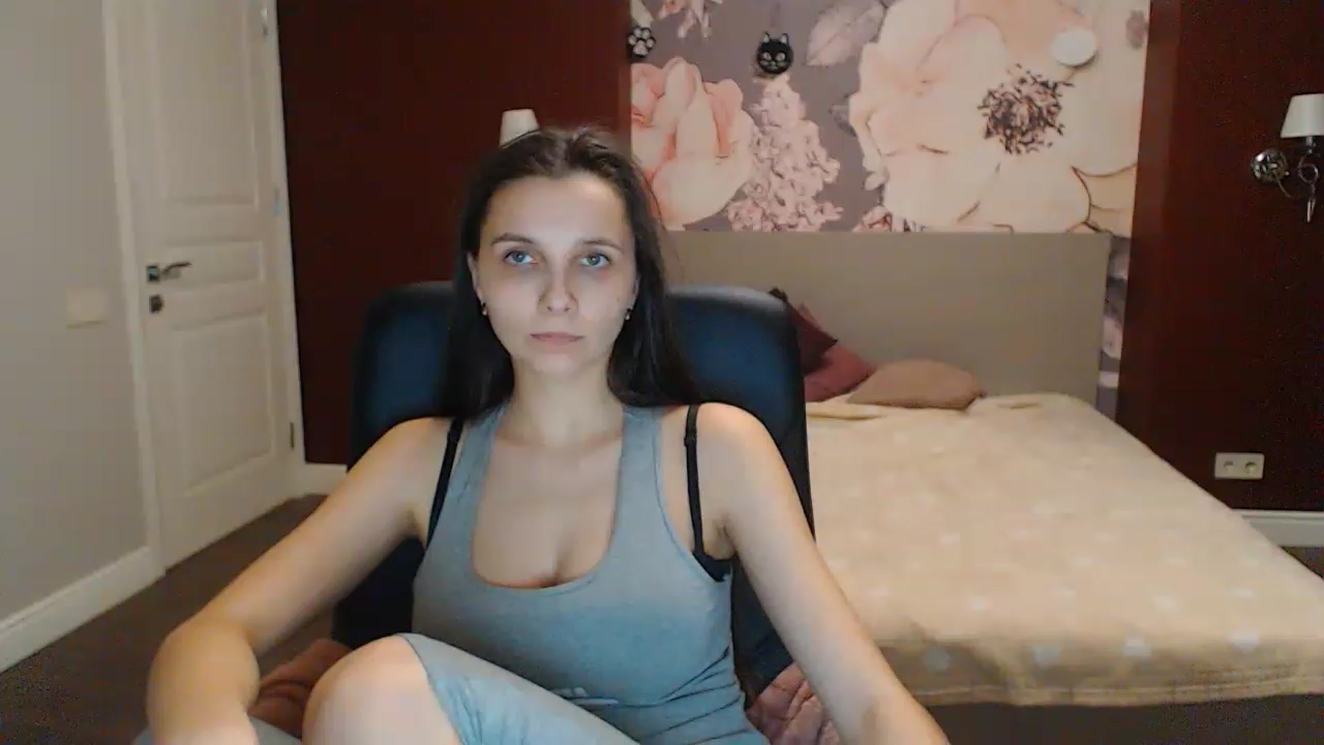 Gallery image thumbnail from Karina_Mils's myfreecams stream on, 02/18/2023, 16:44 image 18 of 20