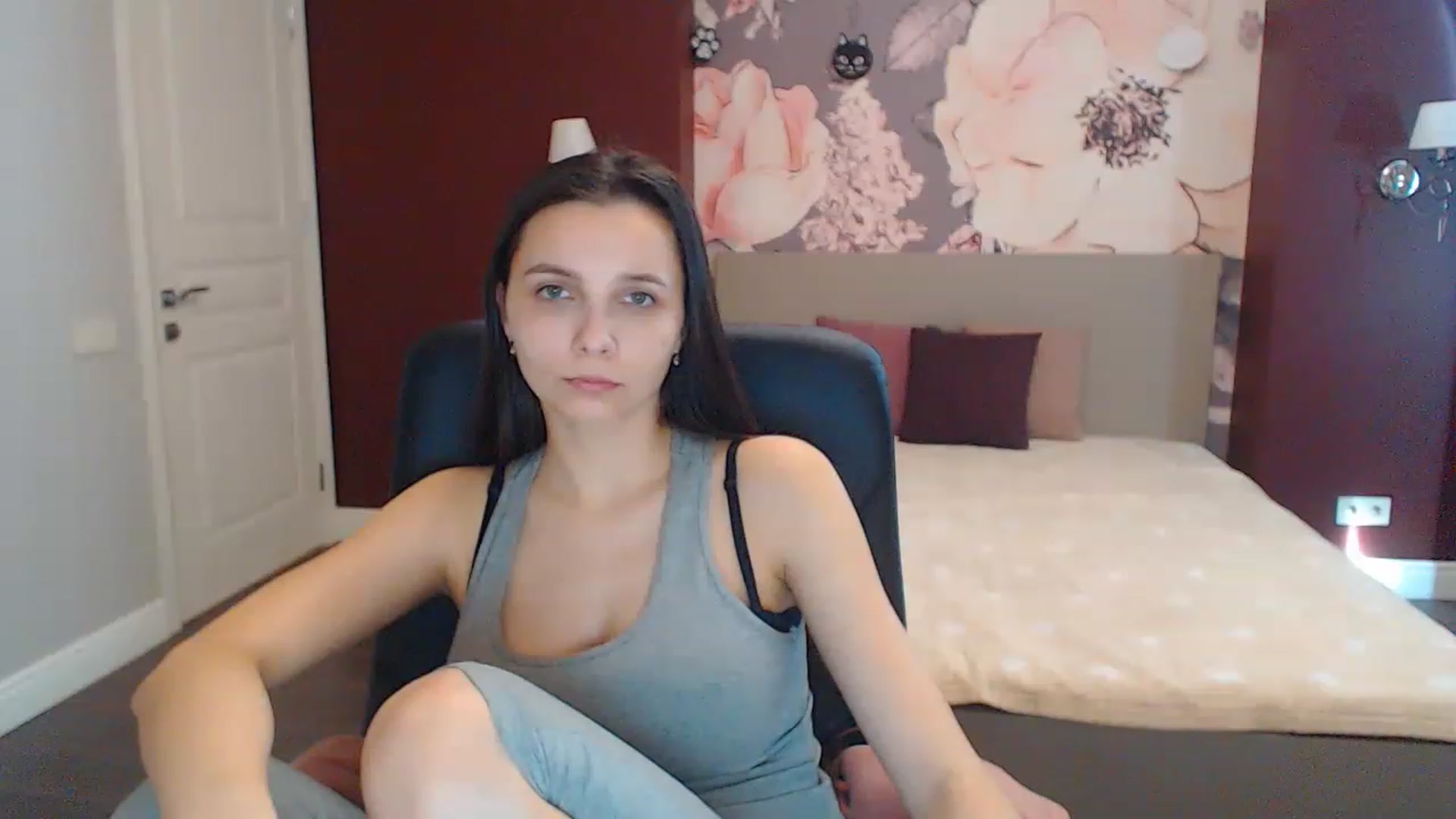 Gallery image thumbnail from Karina_Mils's myfreecams stream on, 02/19/2023, 11:24 image 1 of 20