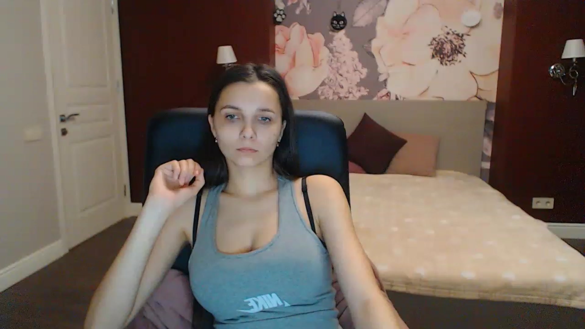 Gallery image thumbnail from Karina_Mils's myfreecams stream on, 02/19/2023, 16:18 image 4 of 20