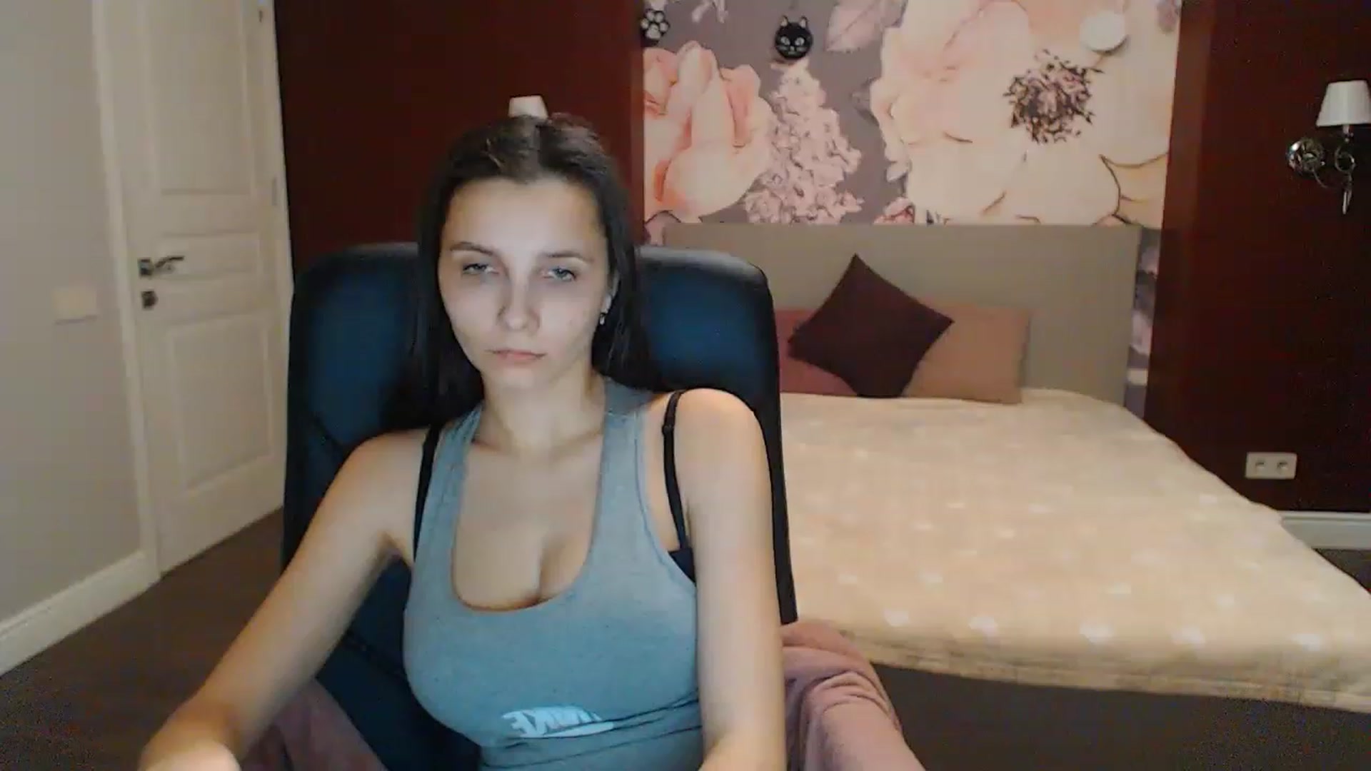 Gallery image thumbnail from Karina_Mils's myfreecams stream on, 02/19/2023, 16:18 image 19 of 20