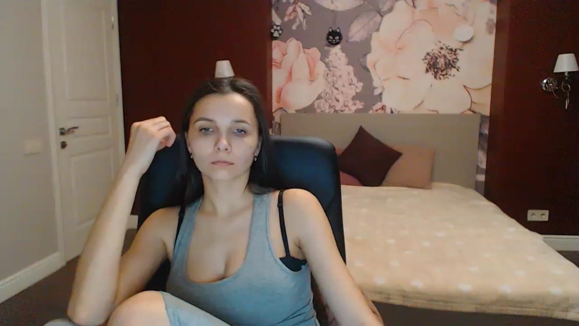 Gallery image thumbnail from Karina_Mils's myfreecams stream on, 02/19/2023, 16:18 image 13 of 20