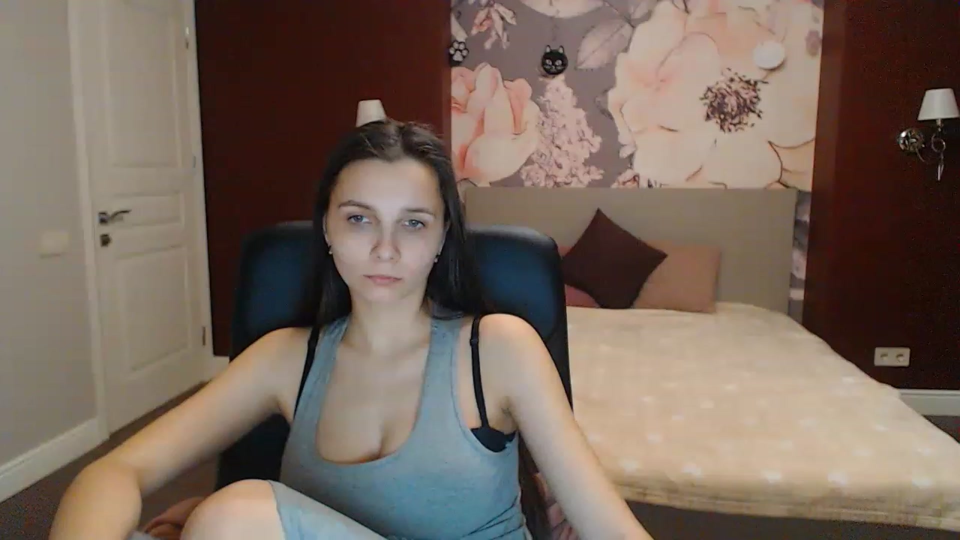Gallery image thumbnail from Karina_Mils's myfreecams stream on, 02/19/2023, 16:18 image 11 of 20