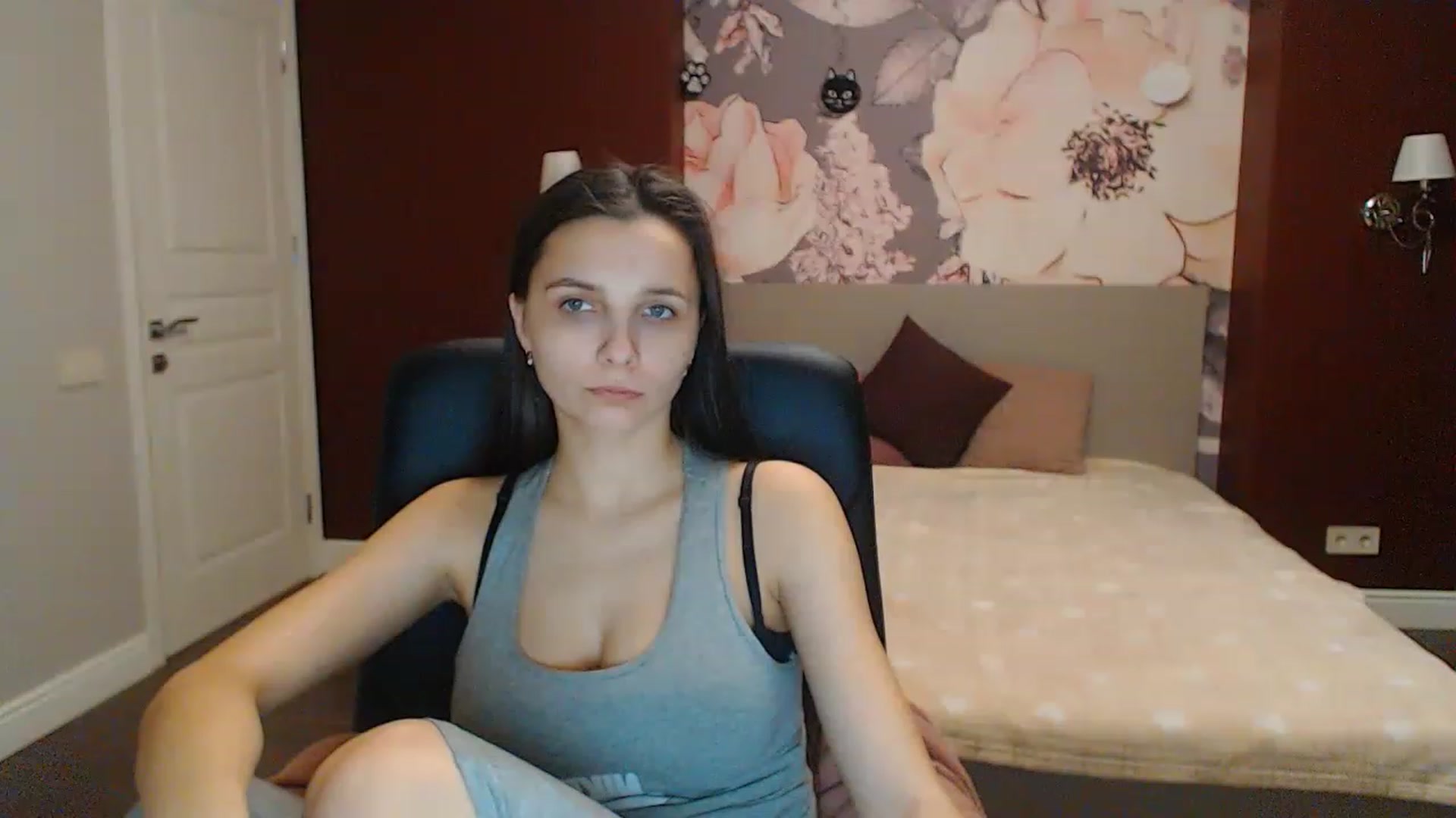 Gallery image thumbnail from Karina_Mils's myfreecams stream on, 02/19/2023, 16:18 image 6 of 20