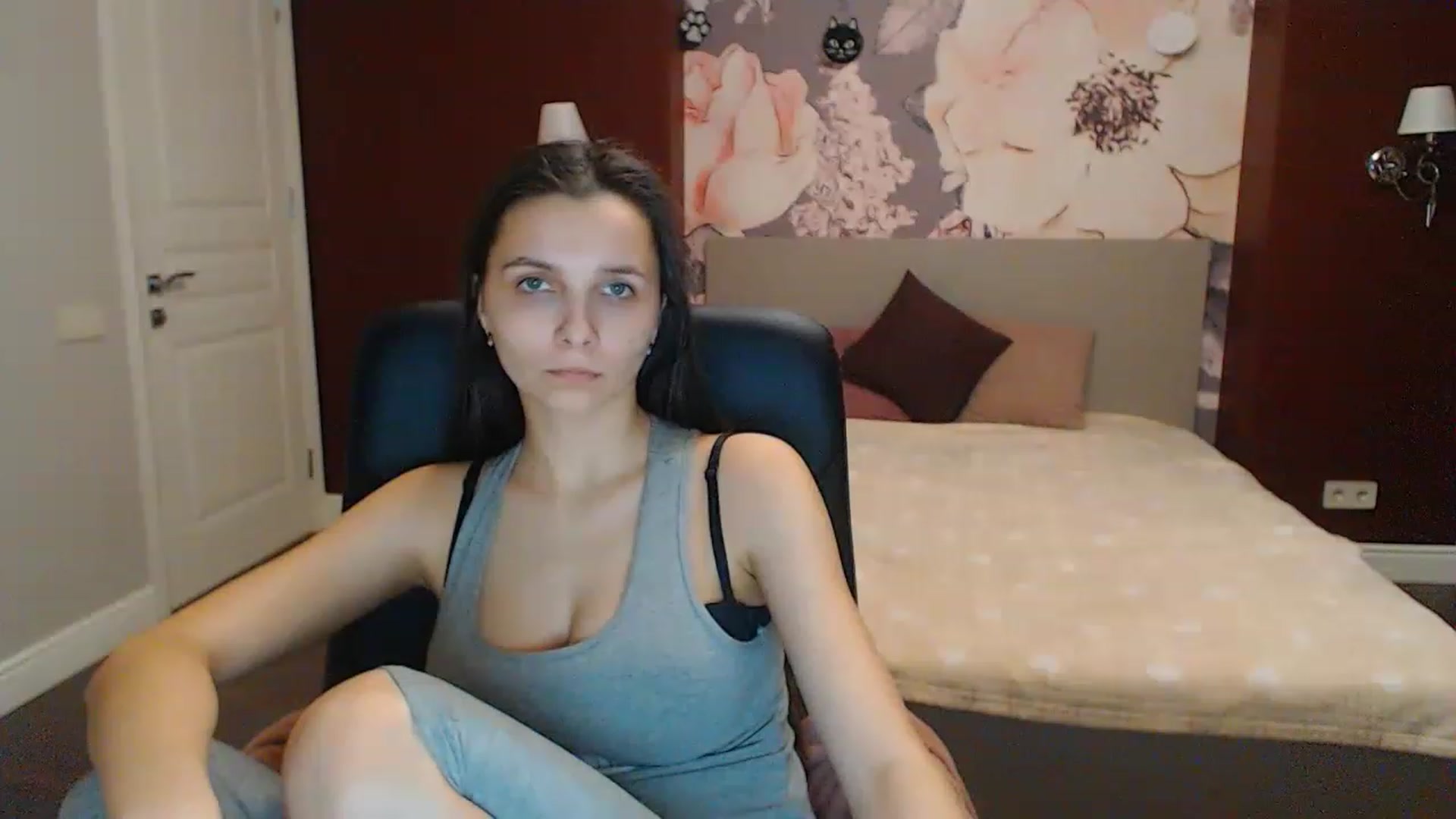 Gallery image thumbnail from Karina_Mils's myfreecams stream on, 02/19/2023, 16:18 image 17 of 20