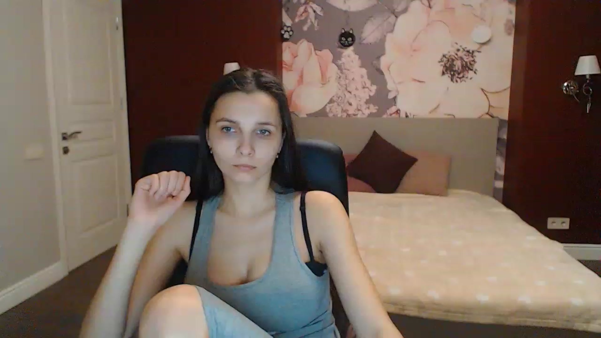 Gallery image thumbnail from Karina_Mils's myfreecams stream on, 02/19/2023, 16:18 image 10 of 20