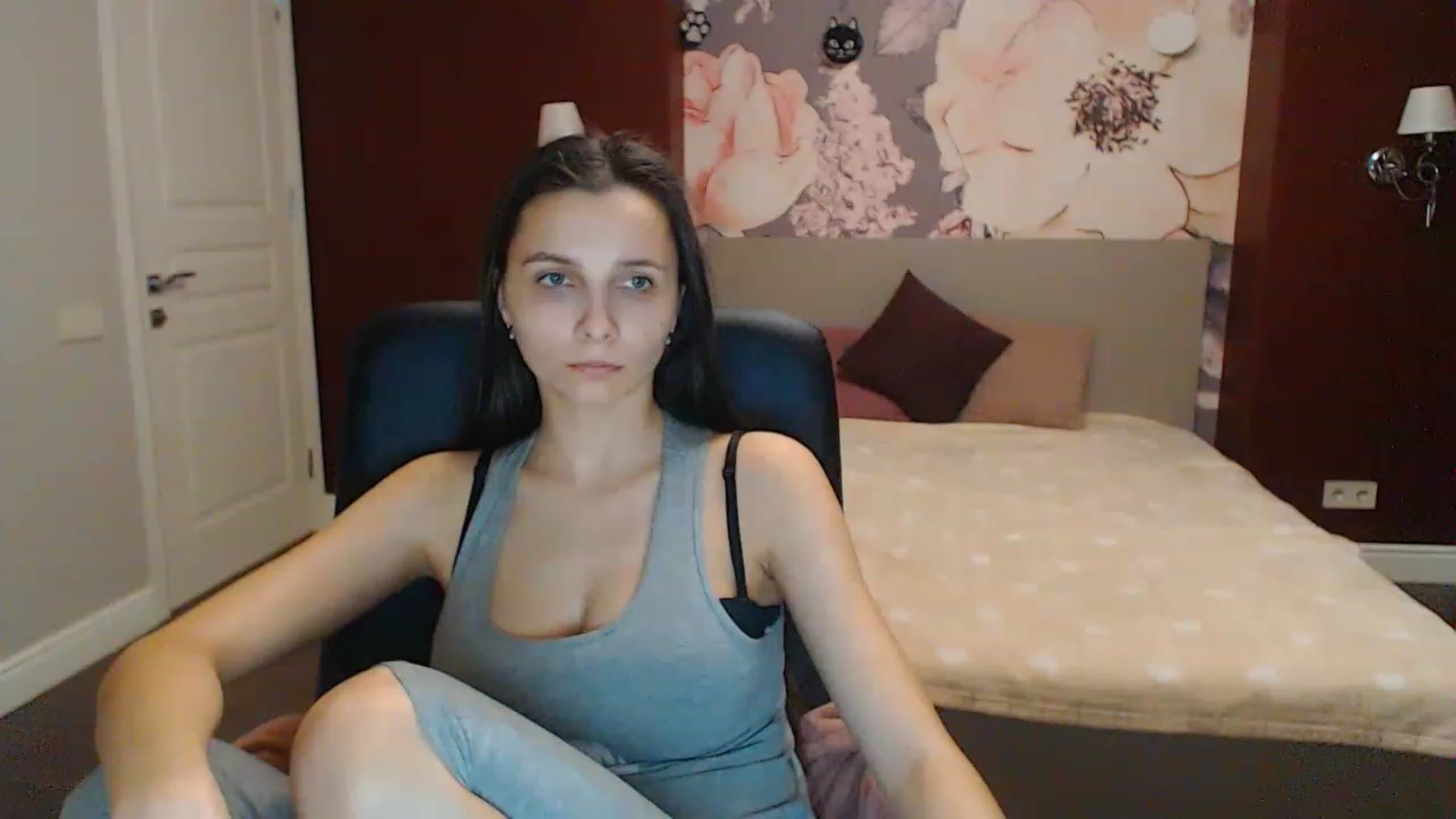 Gallery image thumbnail from Karina_Mils's myfreecams stream on, 02/19/2023, 16:18 image 15 of 20