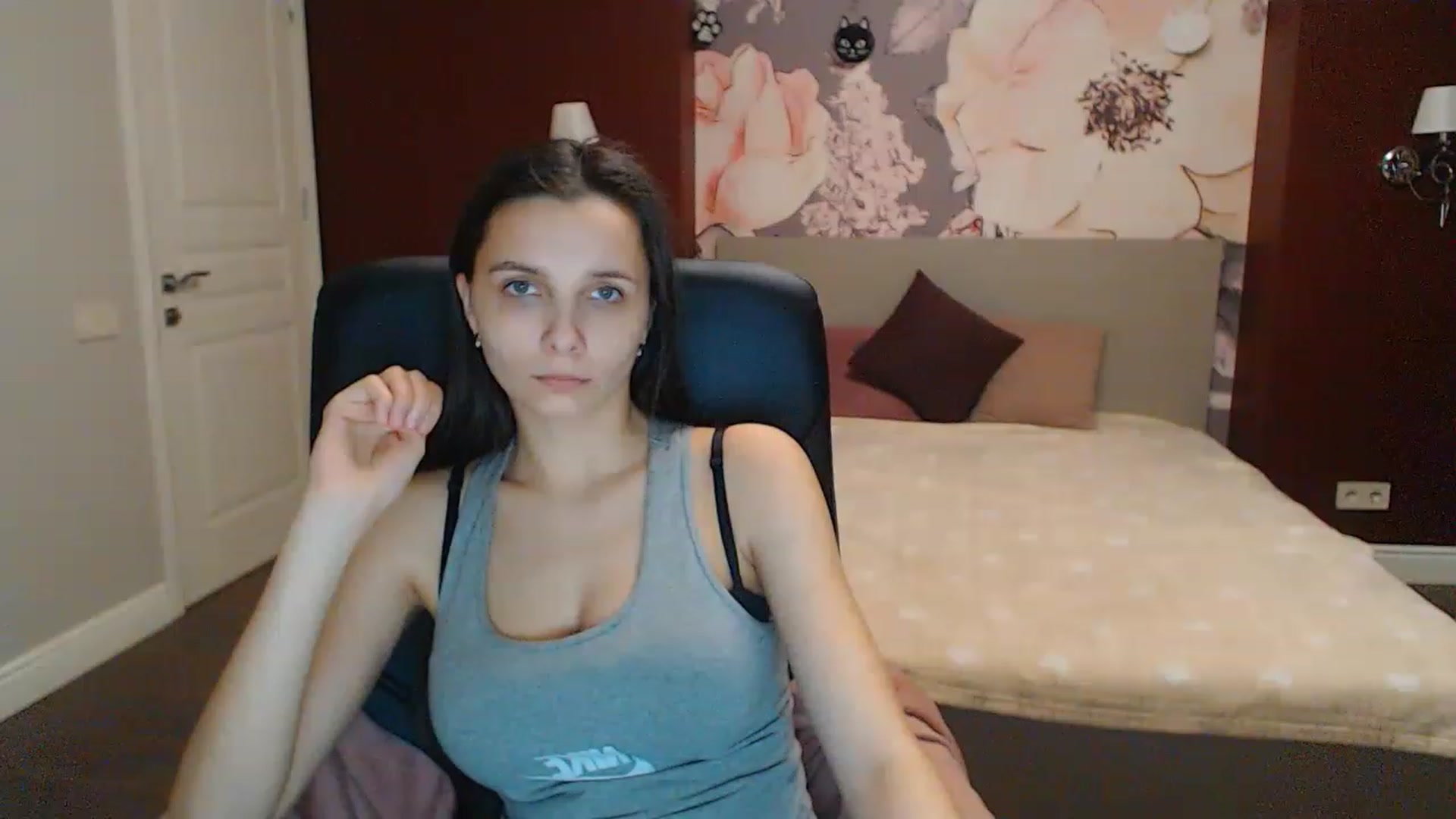 Gallery image thumbnail from Karina_Mils's myfreecams stream on, 02/19/2023, 16:28 image 17 of 20