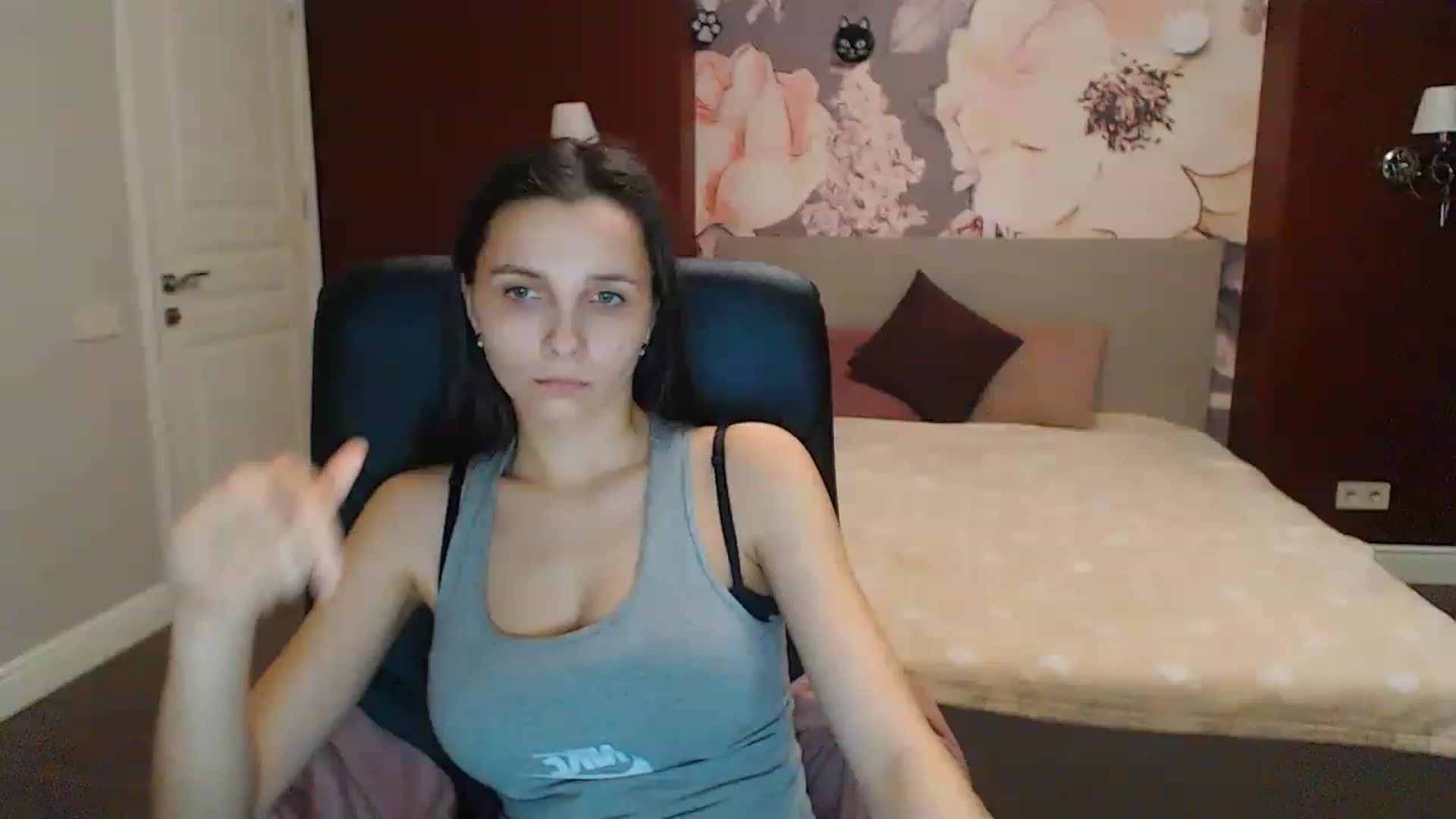 Gallery image thumbnail from Karina_Mils's myfreecams stream on, 02/19/2023, 16:28 image 13 of 20
