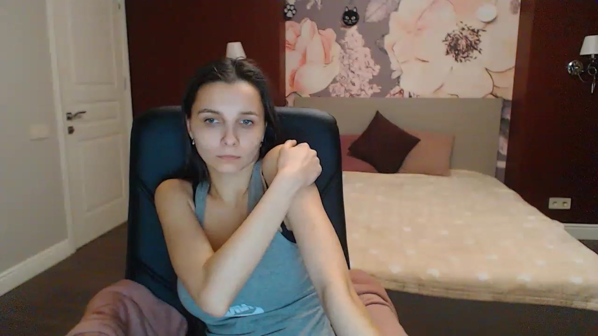 Gallery image thumbnail from Karina_Mils's myfreecams stream on, 02/19/2023, 16:28 image 10 of 20