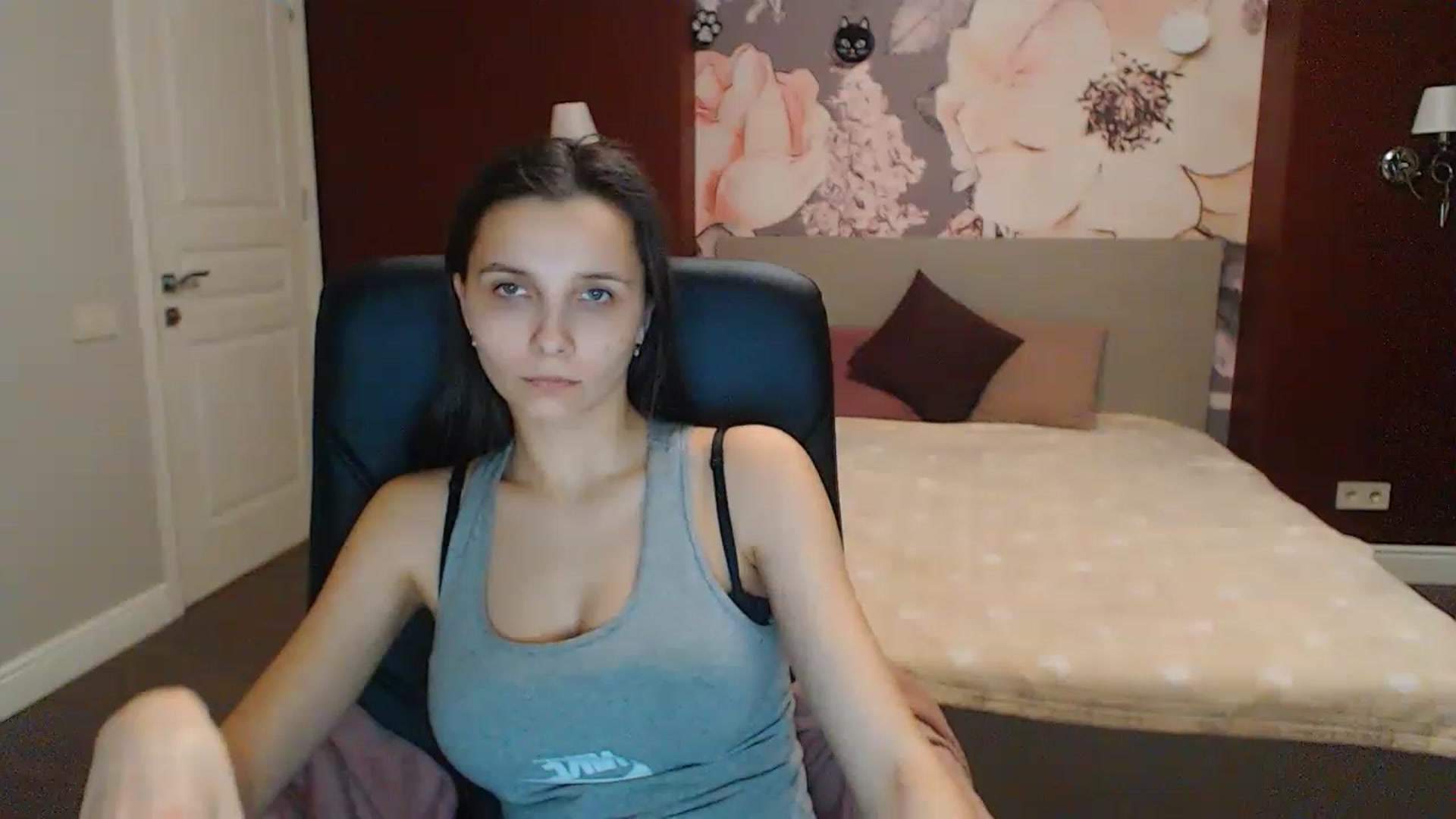 Gallery image thumbnail from Karina_Mils's myfreecams stream on, 02/19/2023, 16:28 image 20 of 20