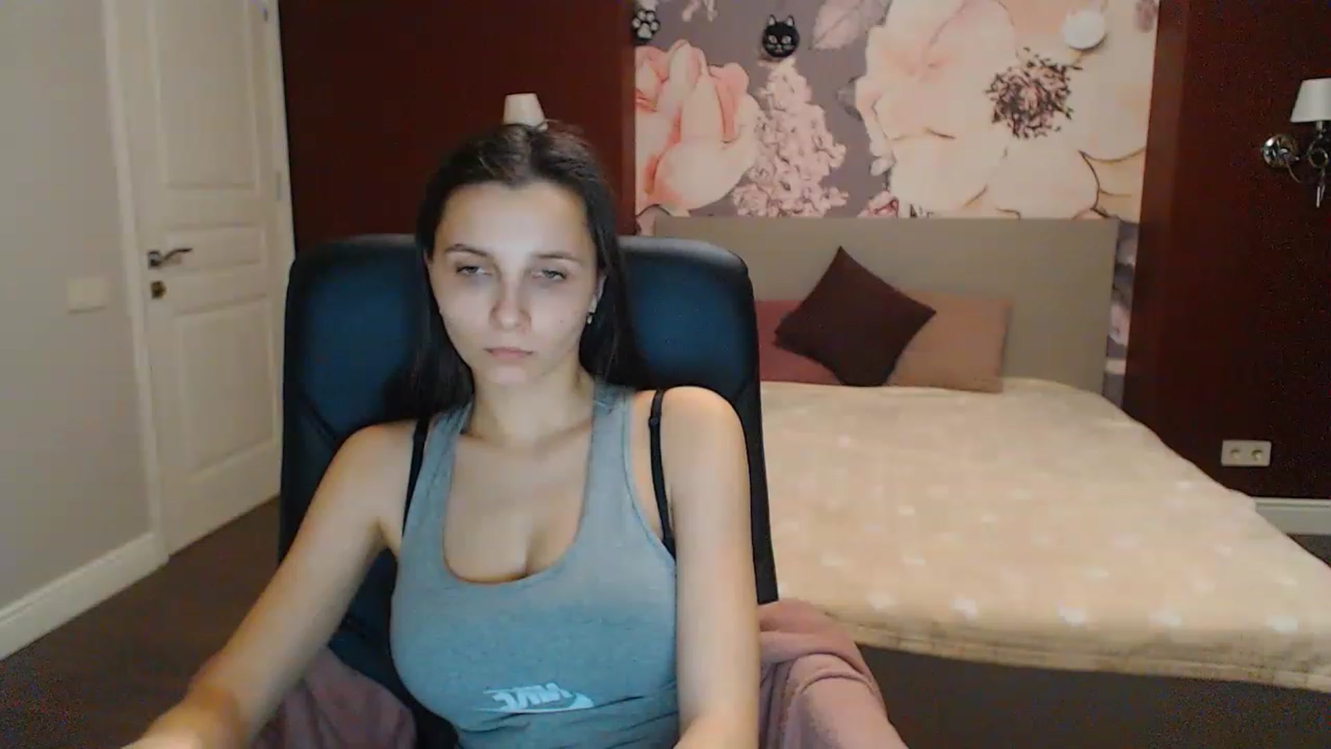 Gallery image thumbnail from Karina_Mils's myfreecams stream on, 02/19/2023, 16:28 image 12 of 20