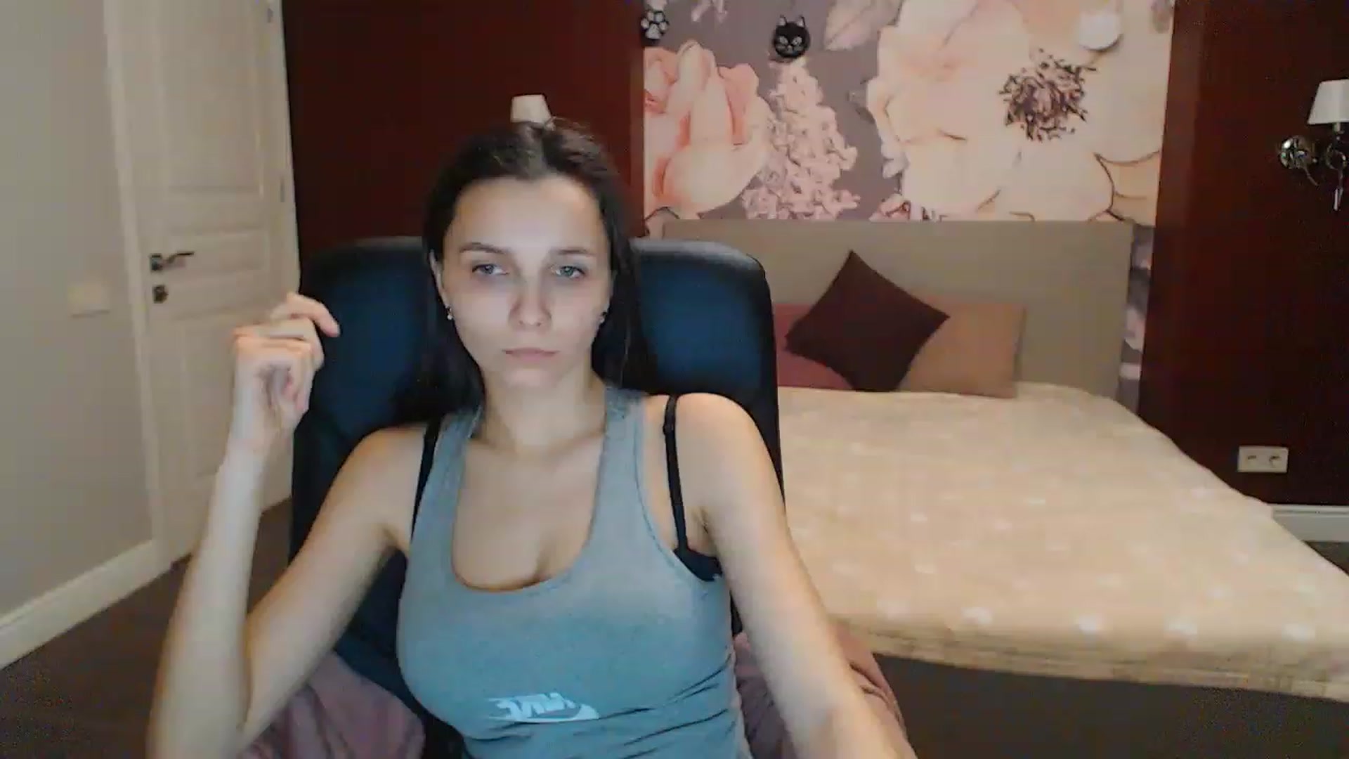 Gallery image thumbnail from Karina_Mils's myfreecams stream on, 02/19/2023, 16:28 image 11 of 20