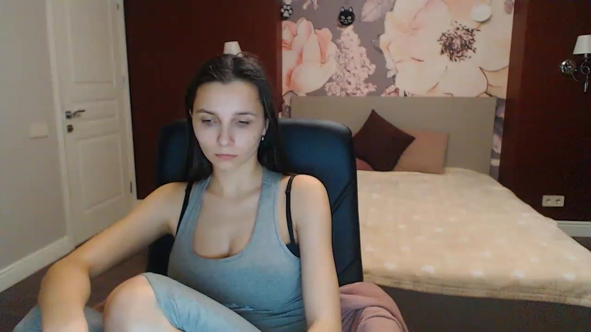 Gallery image thumbnail from Karina_Mils's myfreecams stream on, 02/19/2023, 16:28 image 2 of 20