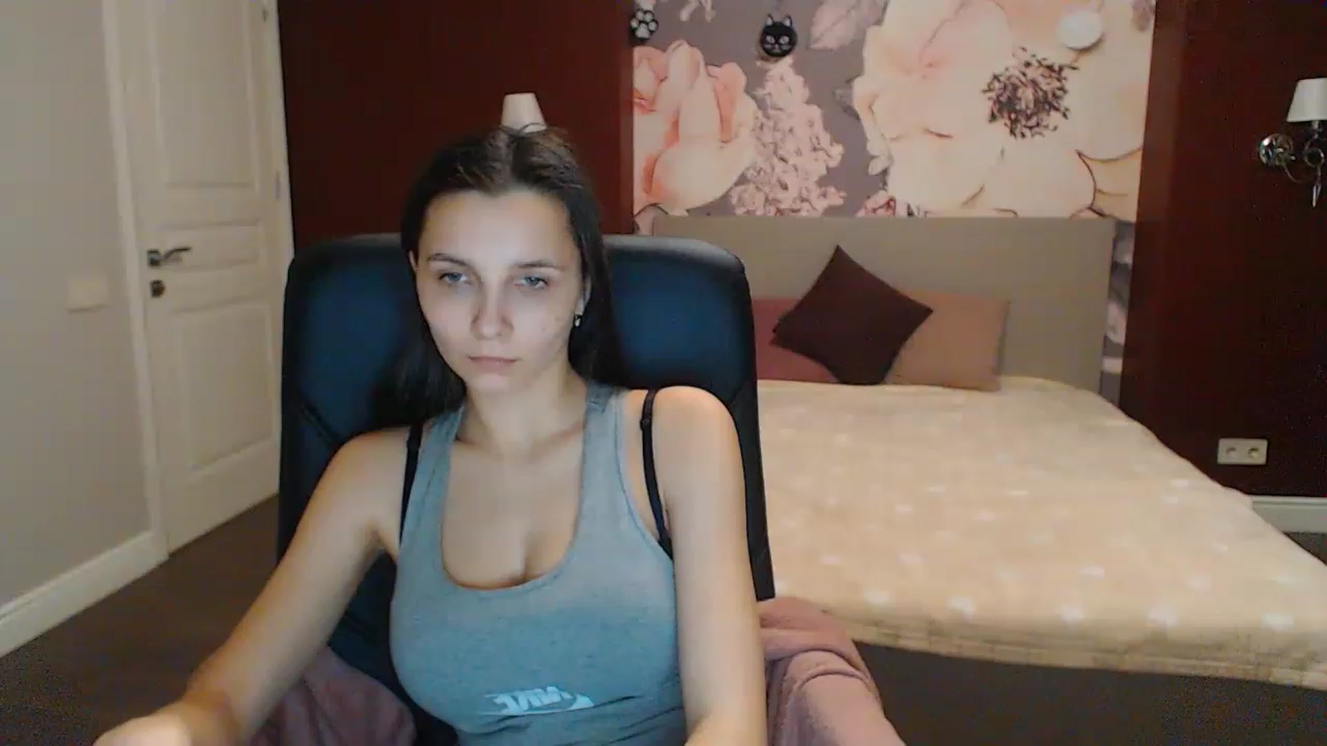 Gallery image thumbnail from Karina_Mils's myfreecams stream on, 02/19/2023, 16:28 image 18 of 20