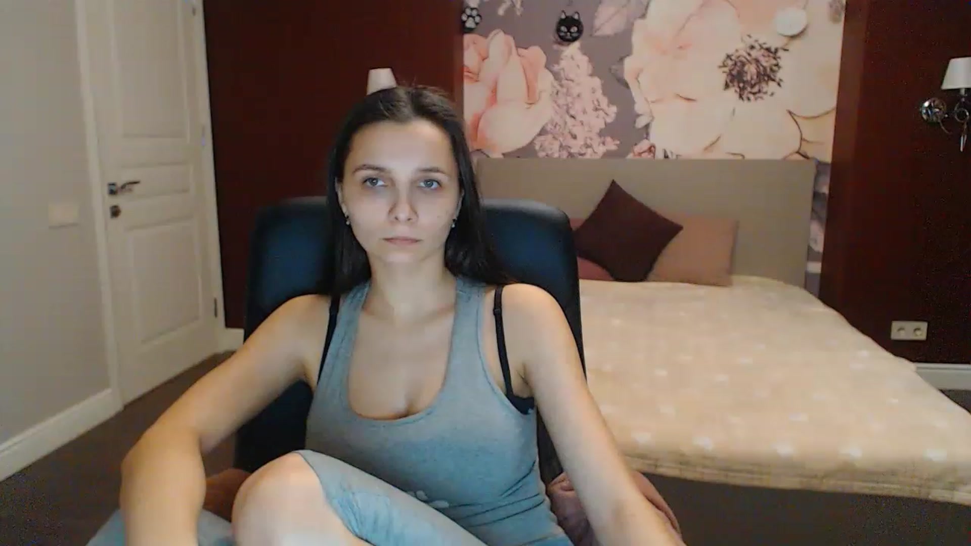 Gallery image thumbnail from Karina_Mils's myfreecams stream on, 02/19/2023, 16:54 image 2 of 20