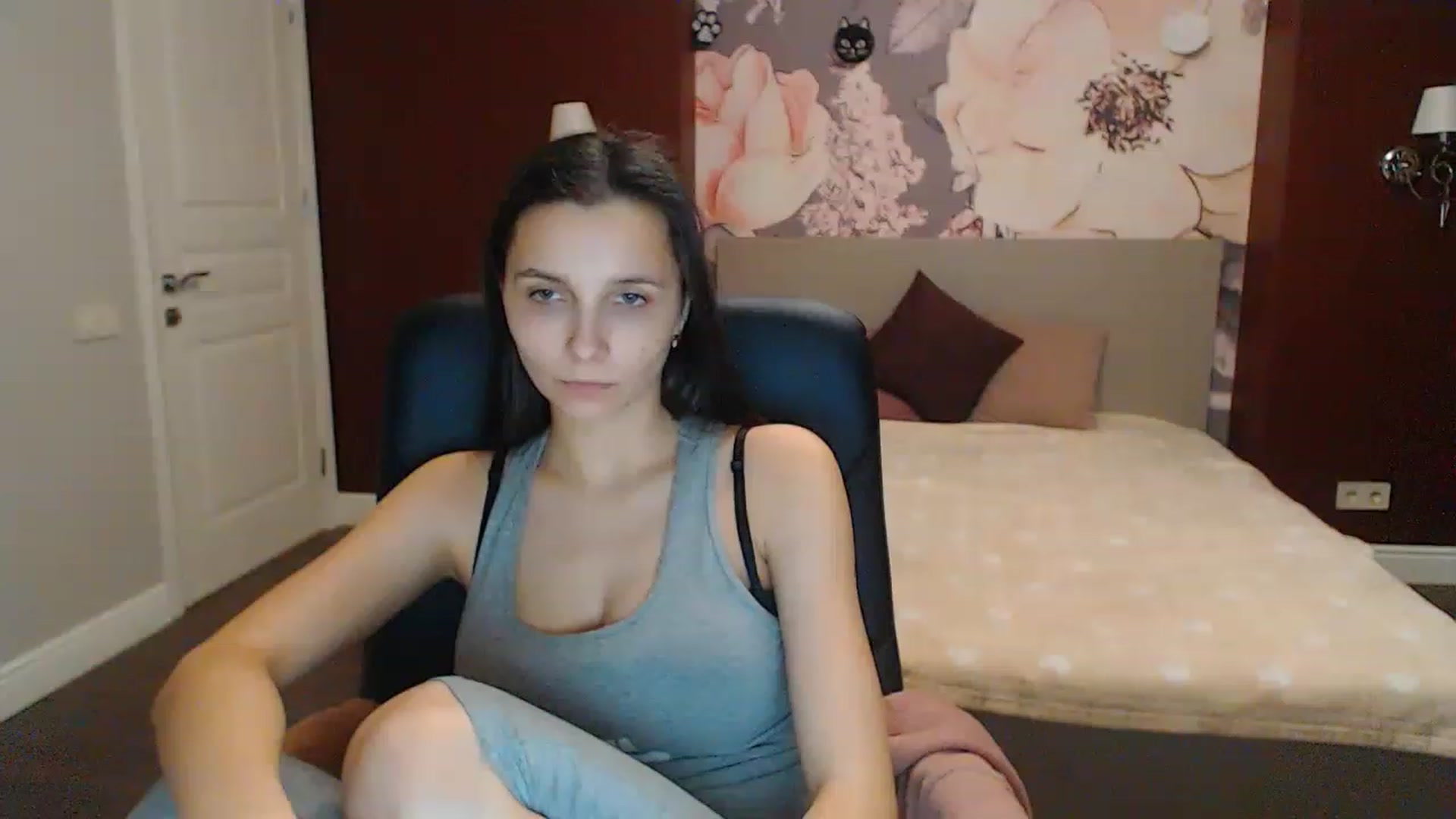 Gallery image thumbnail from Karina_Mils's myfreecams stream on, 02/19/2023, 16:54 image 4 of 20