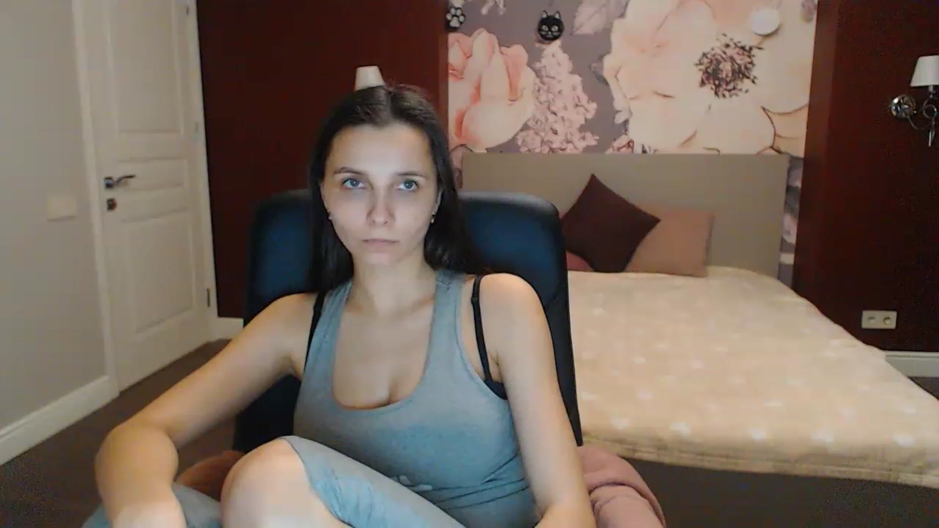 Gallery image thumbnail from Karina_Mils's myfreecams stream on, 02/19/2023, 16:54 image 5 of 20