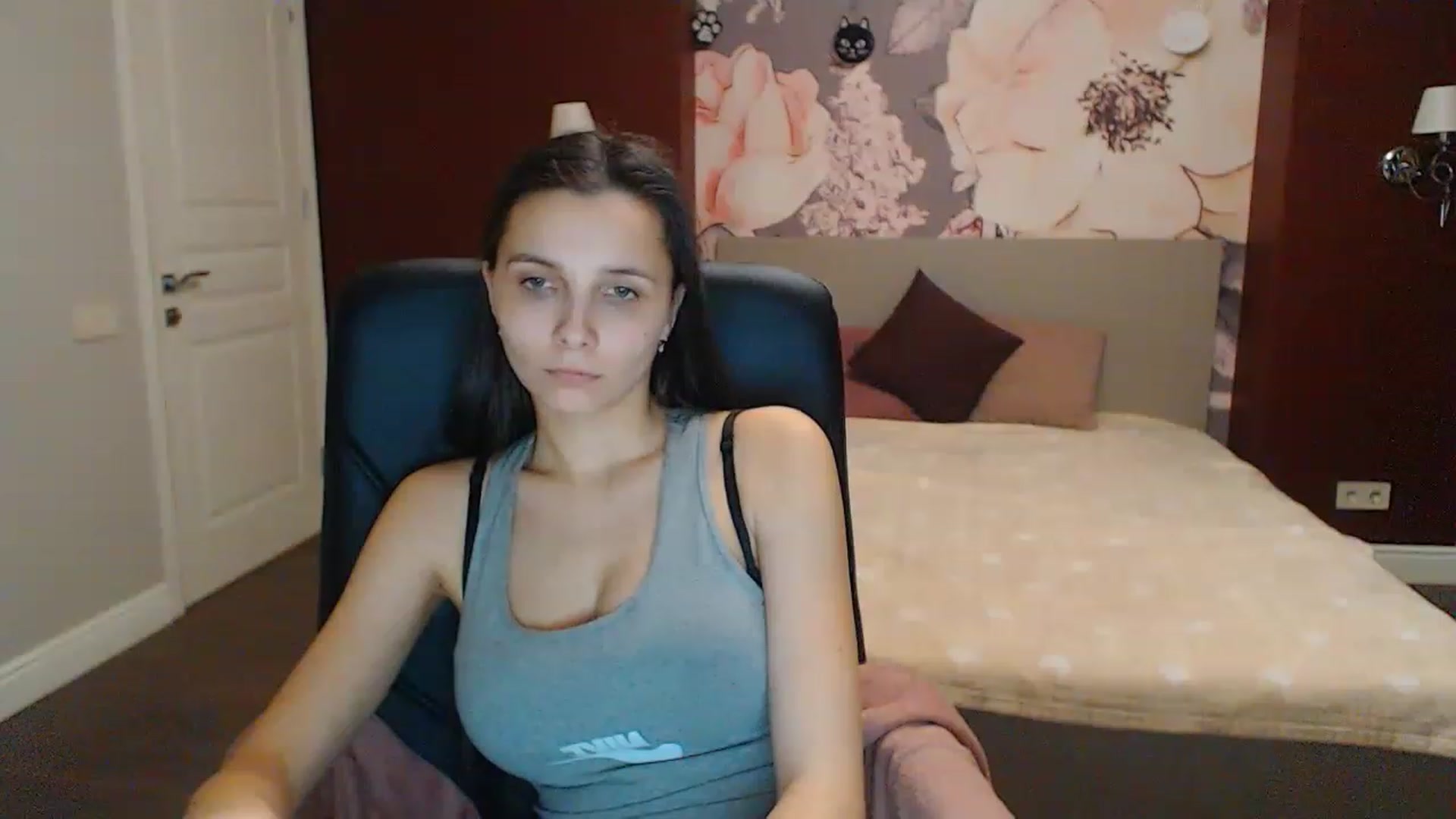 Gallery image thumbnail from Karina_Mils's myfreecams stream on, 02/19/2023, 16:54 image 18 of 20