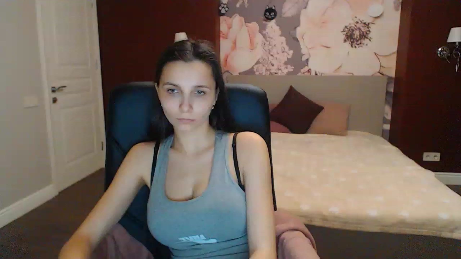 Gallery image thumbnail from Karina_Mils's myfreecams stream on, 02/19/2023, 16:54 image 15 of 20