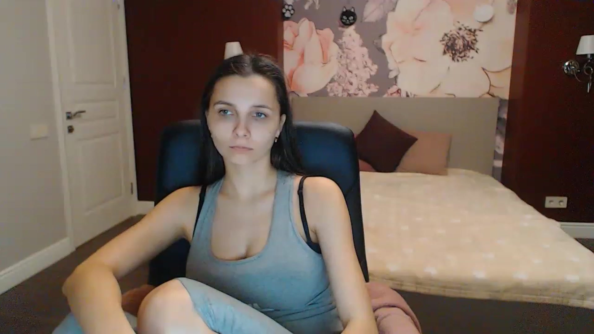 Gallery image thumbnail from Karina_Mils's myfreecams stream on, 02/19/2023, 16:54 image 8 of 20