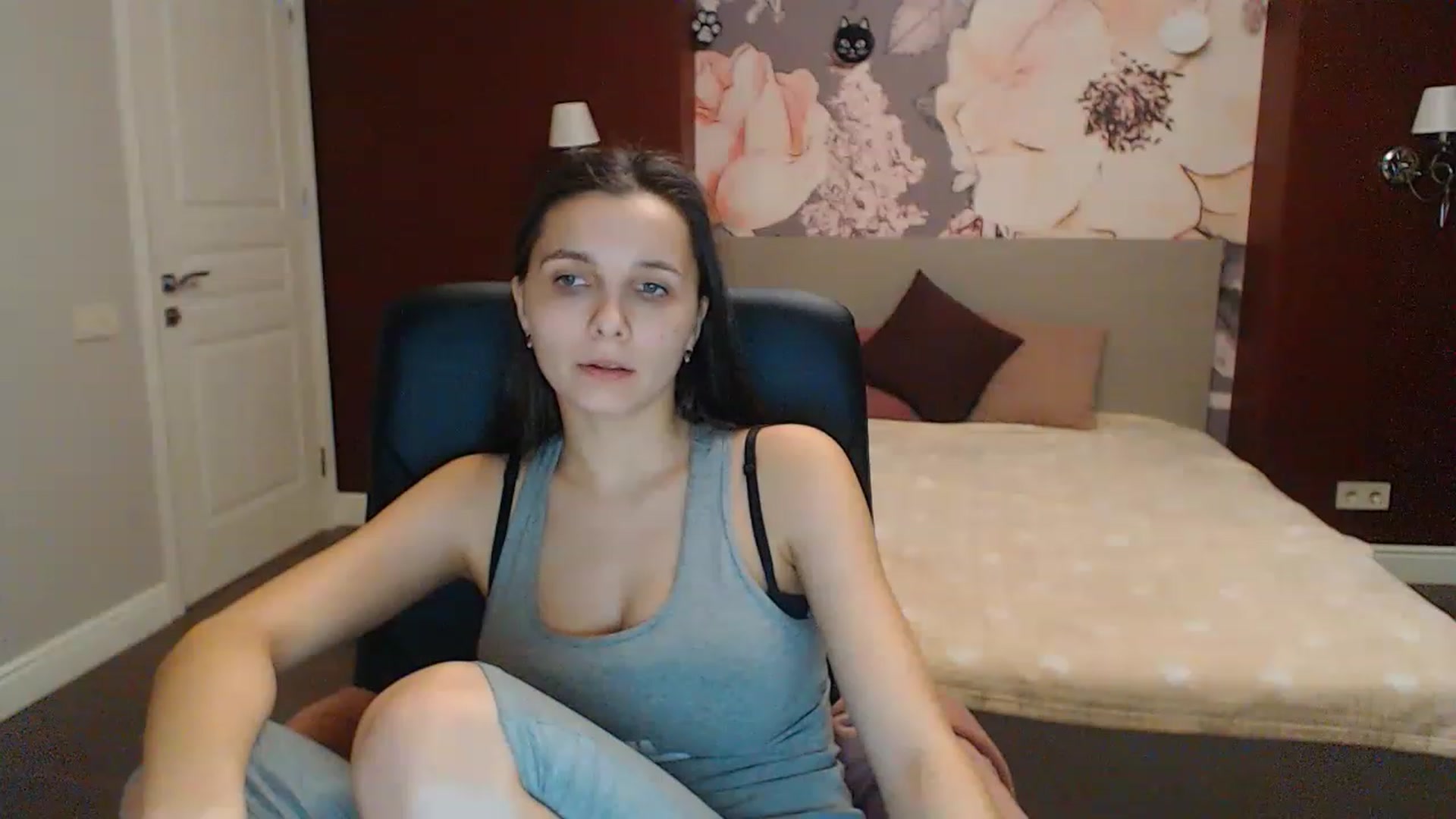 Gallery image thumbnail from Karina_Mils's myfreecams stream on, 02/19/2023, 16:54 image 20 of 20