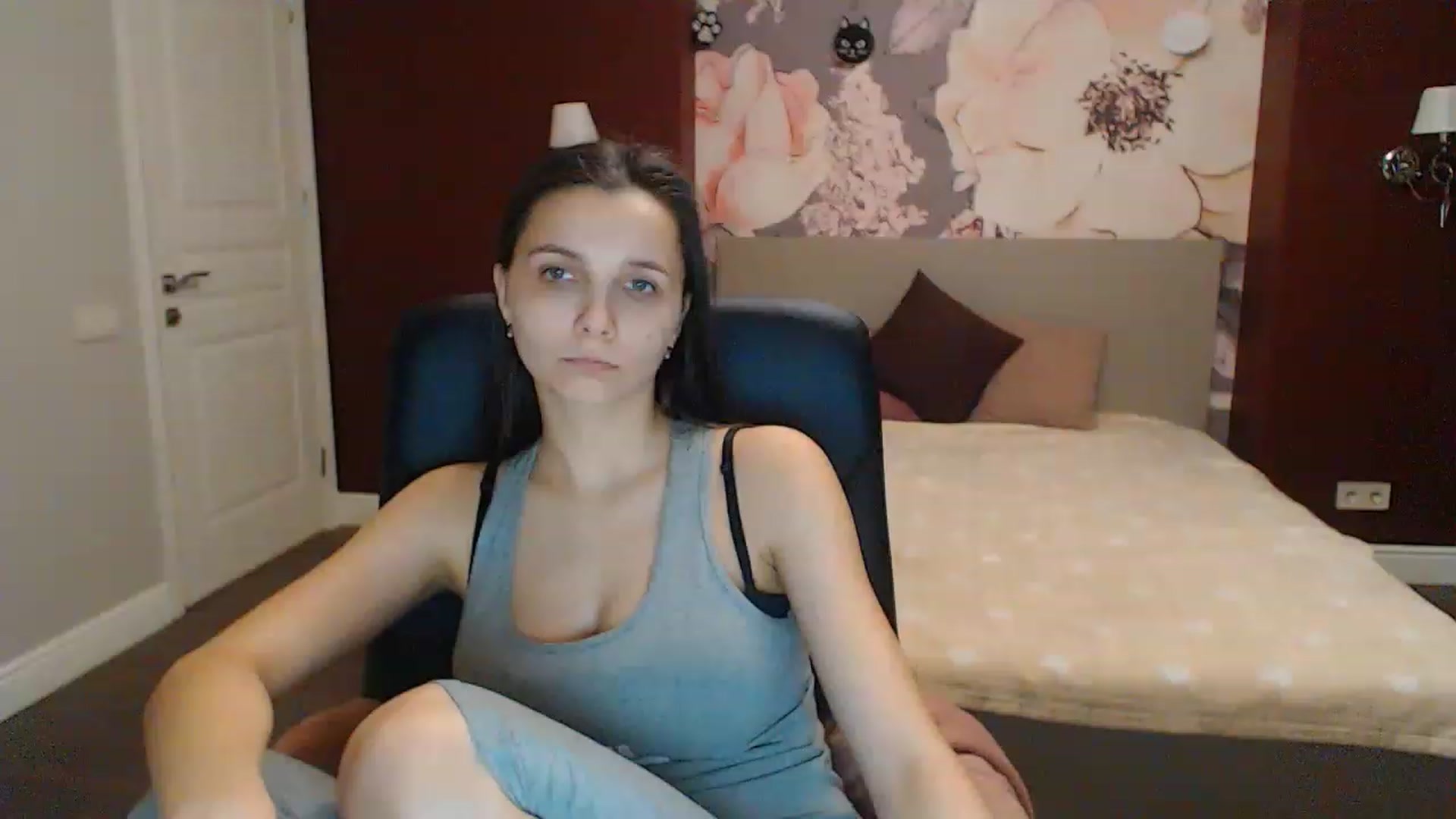 Gallery image thumbnail from Karina_Mils's myfreecams stream on, 02/19/2023, 16:54 image 13 of 20