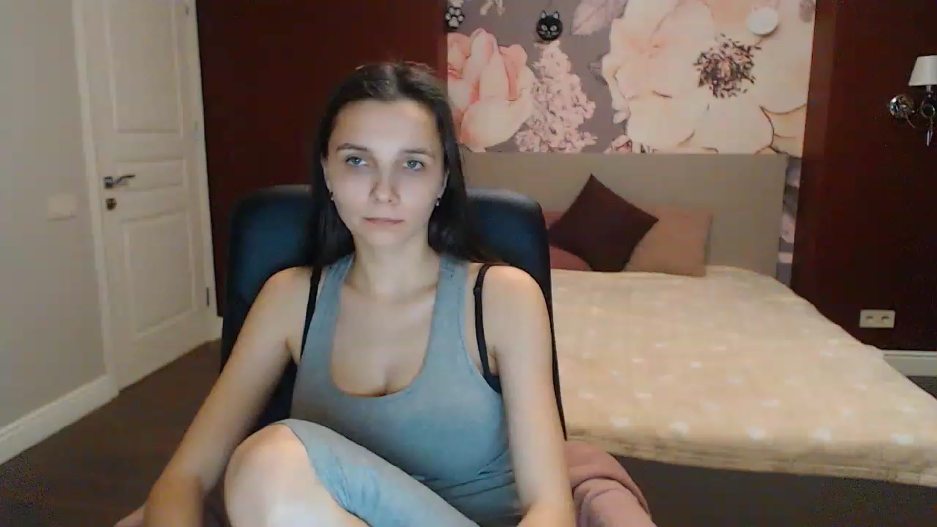 Gallery image thumbnail from Karina_Mils's myfreecams stream on, 02/19/2023, 16:54 image 1 of 20